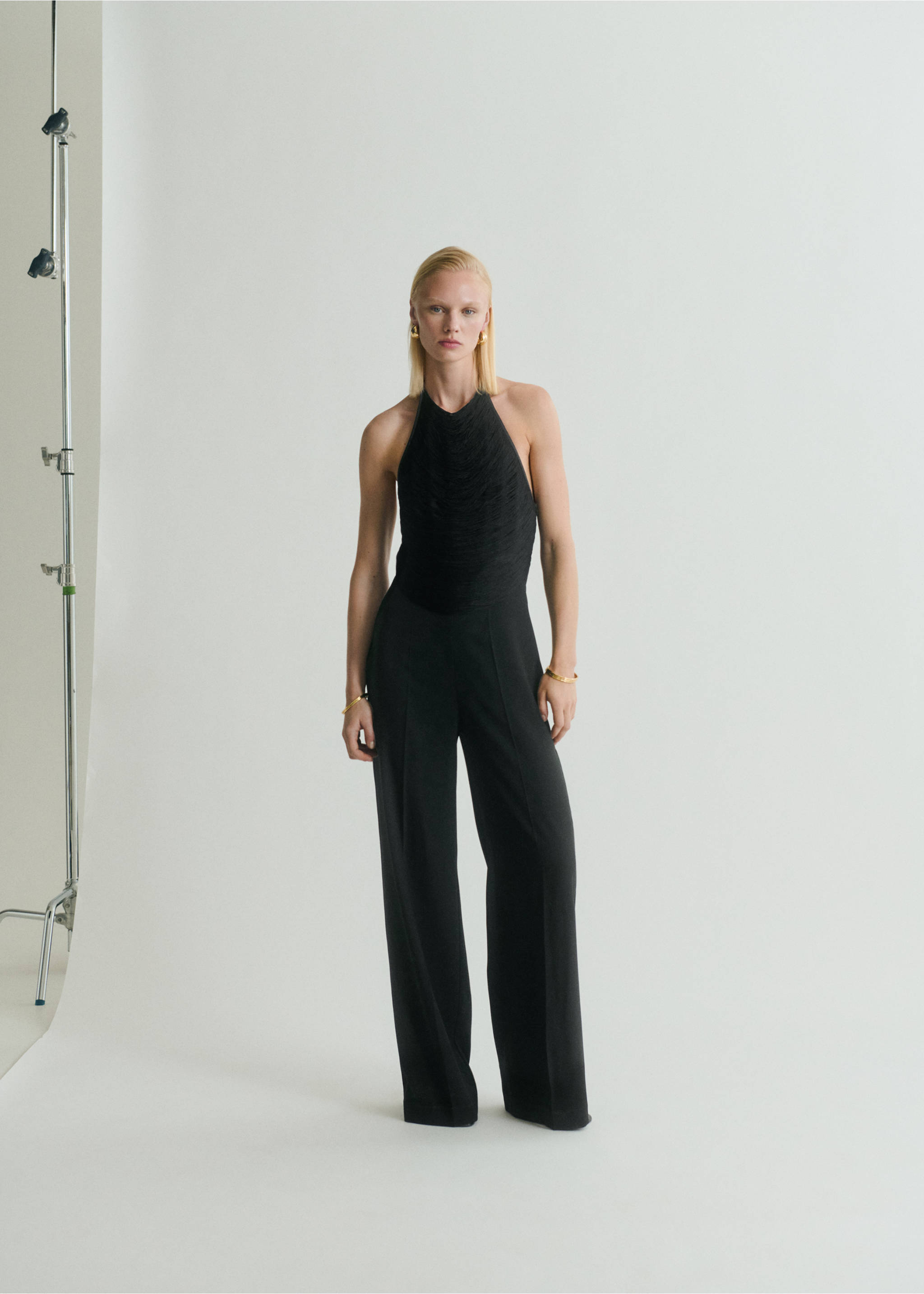Halter neck jumpsuit - General plane, Black. Ref: 87059066-00.