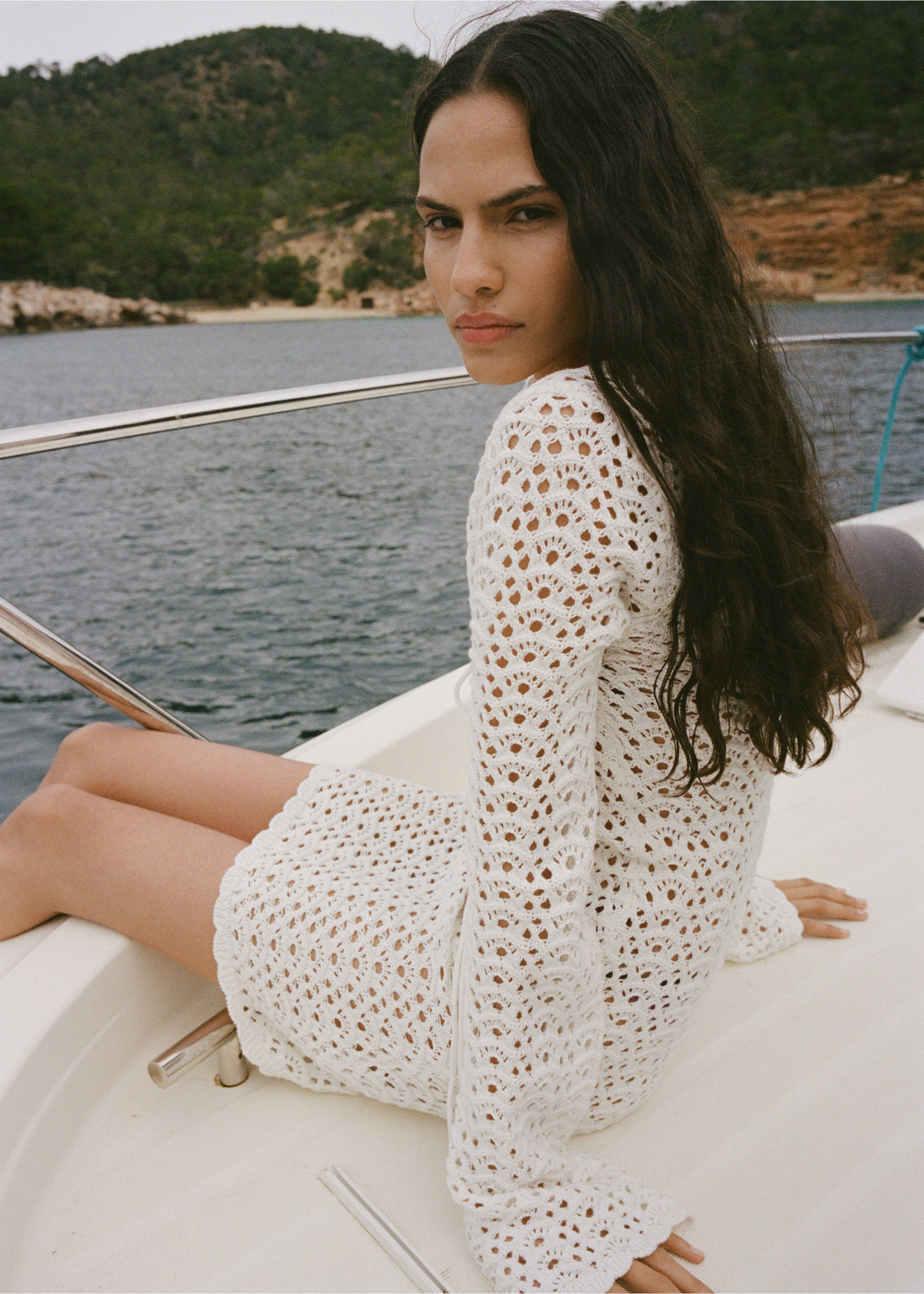 Mini crochet dress with bow - Medium plane, White. Ref: 87059205-00.
