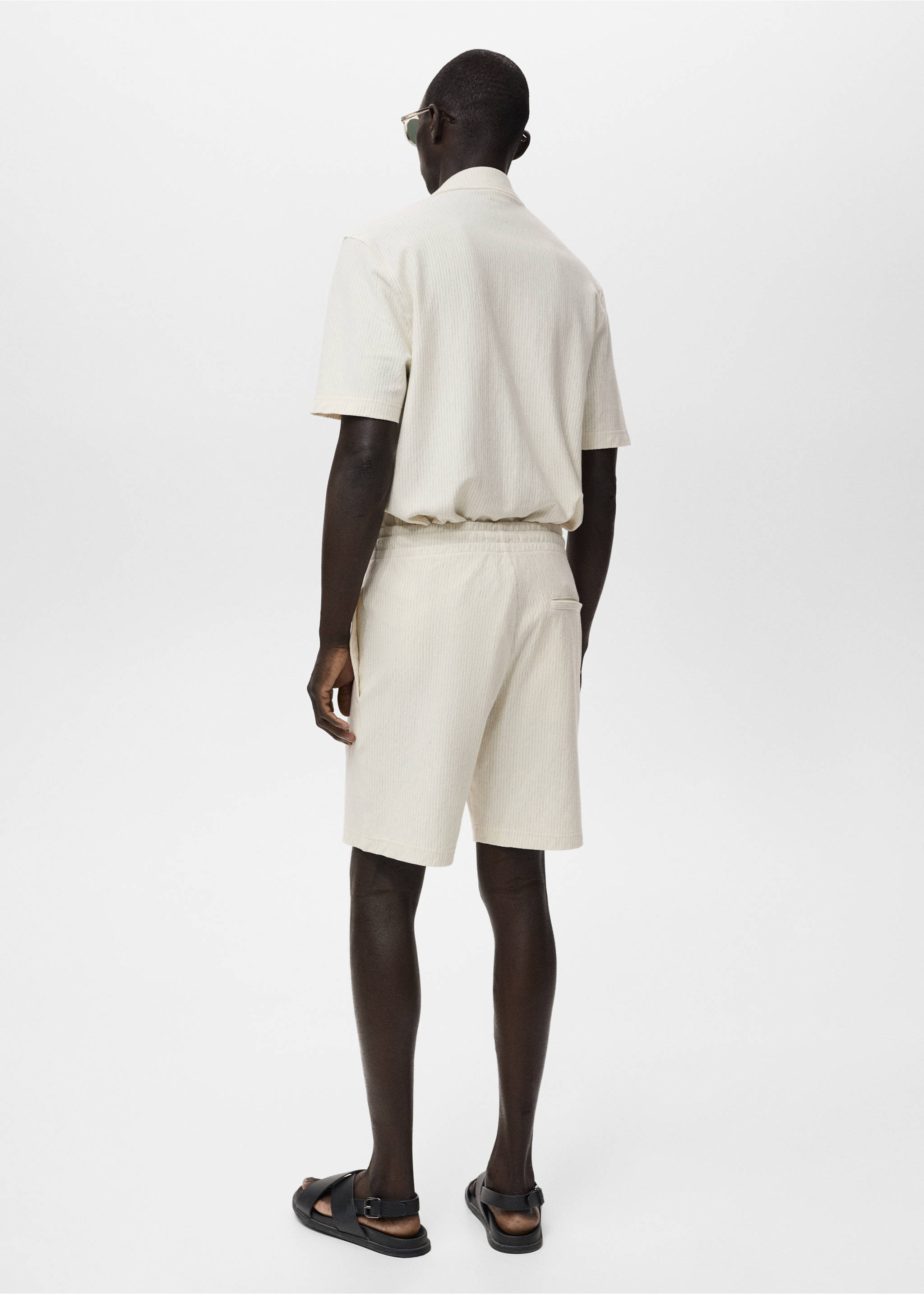 Prugaste pamučne bermude - Stražnji dio artikla, Boja bjelokosti. Ref: 87059218-00.