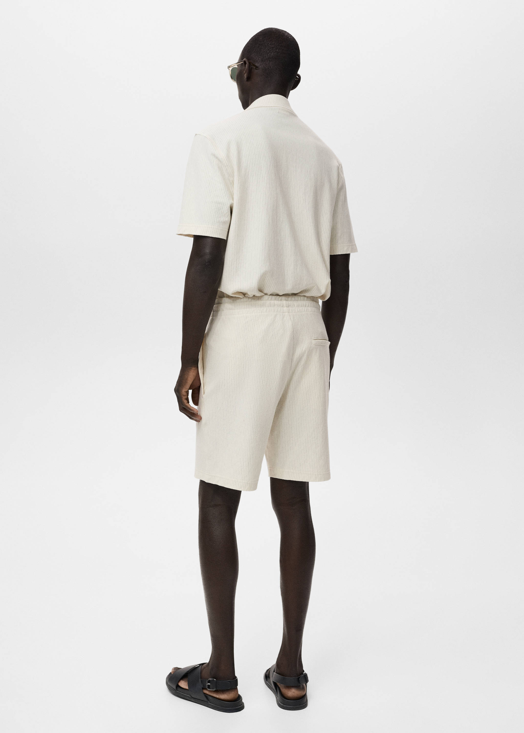 Bawełniane bermudy w pasy - Tylna strona artykułu