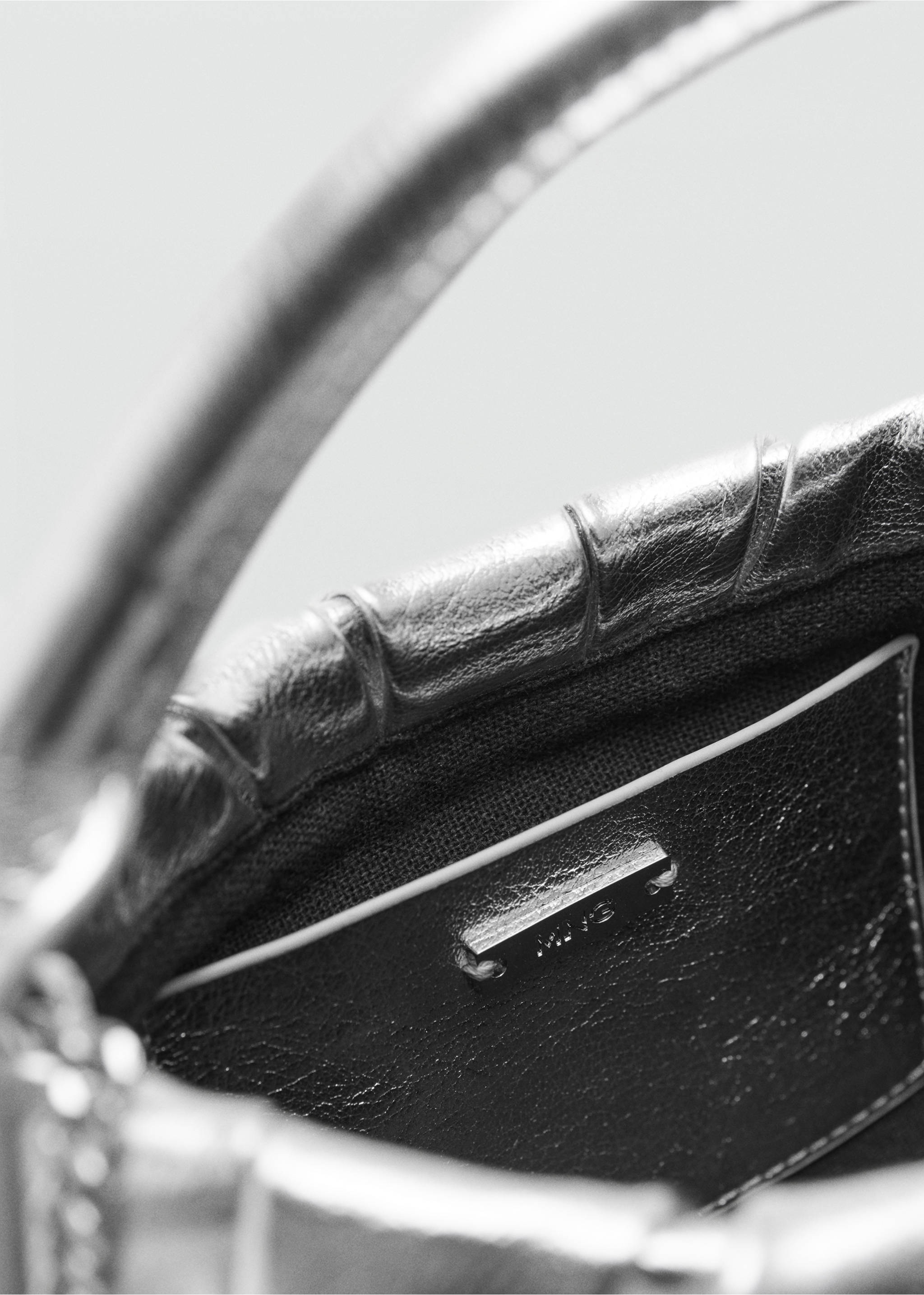 Quilted chain bag - Details of the article 2, Silver. Ref: 87060275-00.