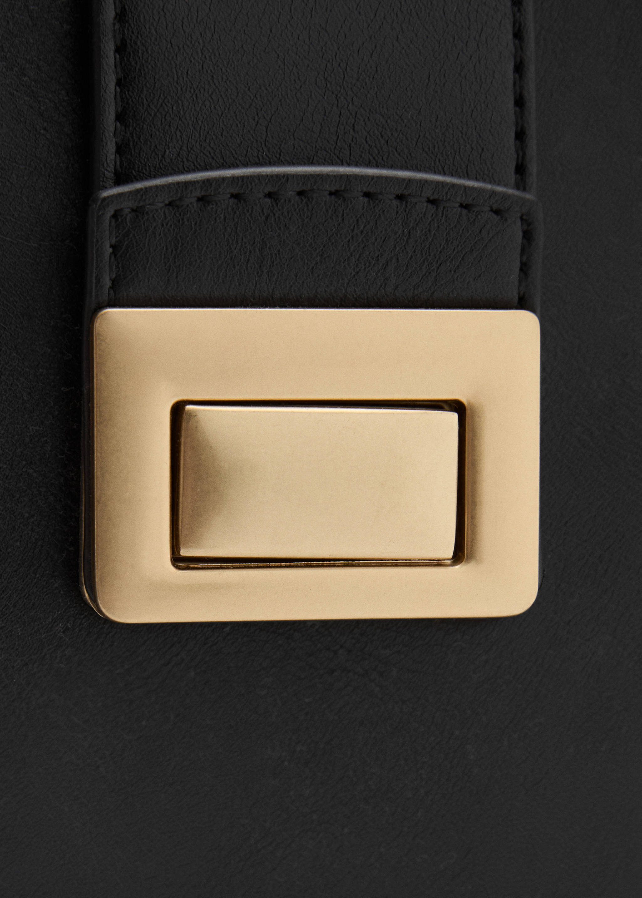 Shoulder bag with metal closure - Details of the article 3