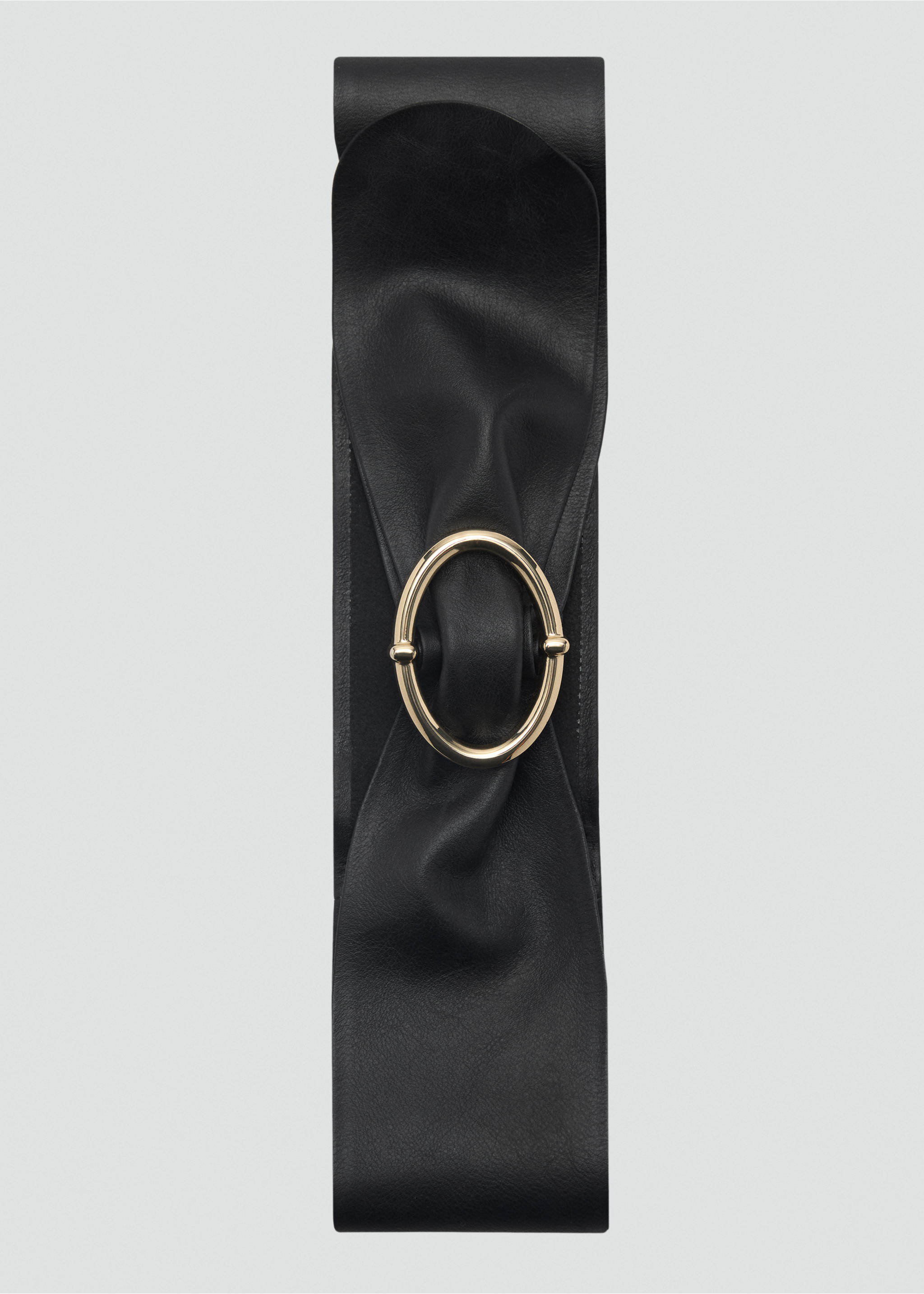 Black wide belt with a polished gold-toned oval buckle detail., Black. Ref: 87060422-00.