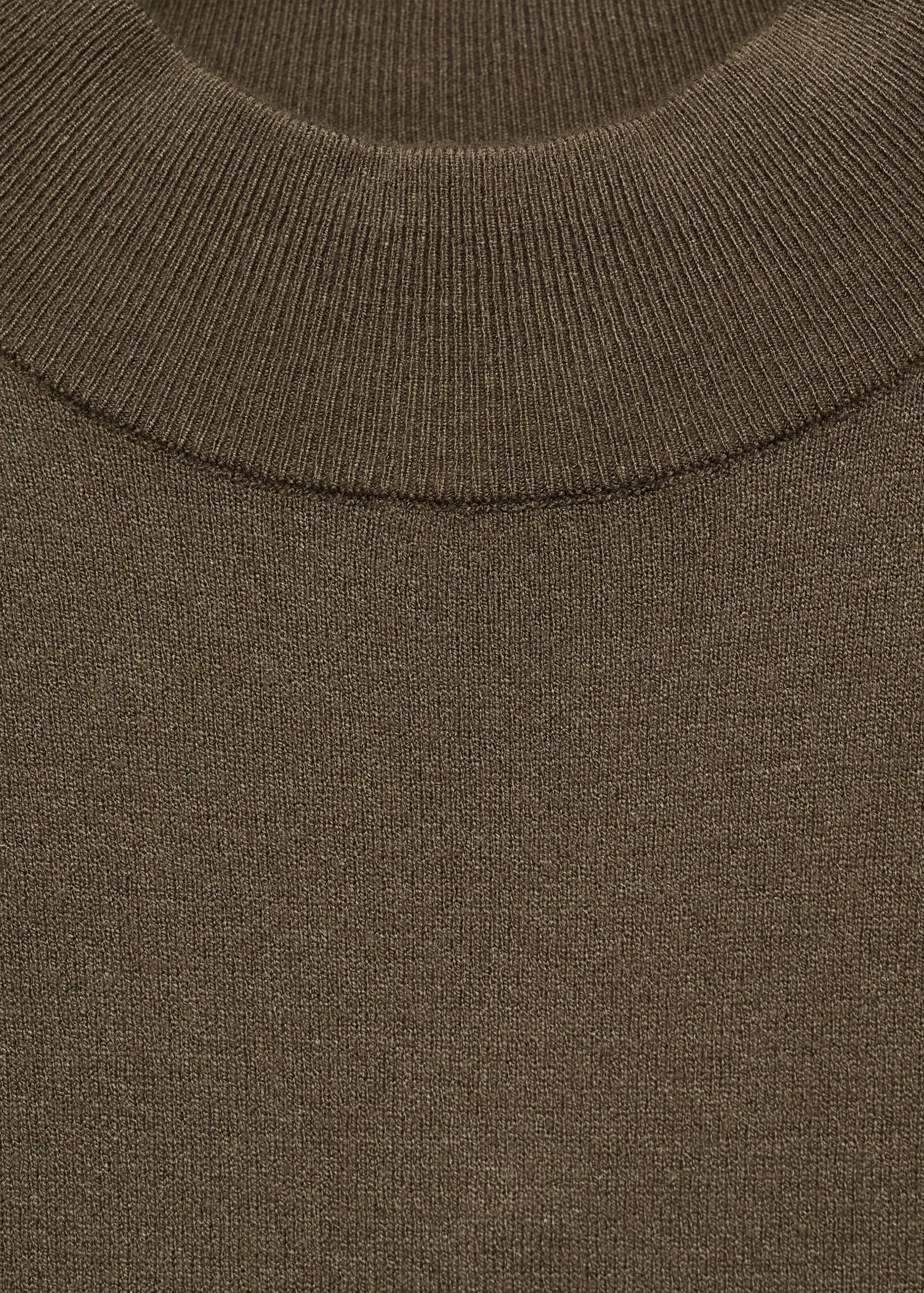 Stickad klänning med slits - Detaljer om artikeln 8