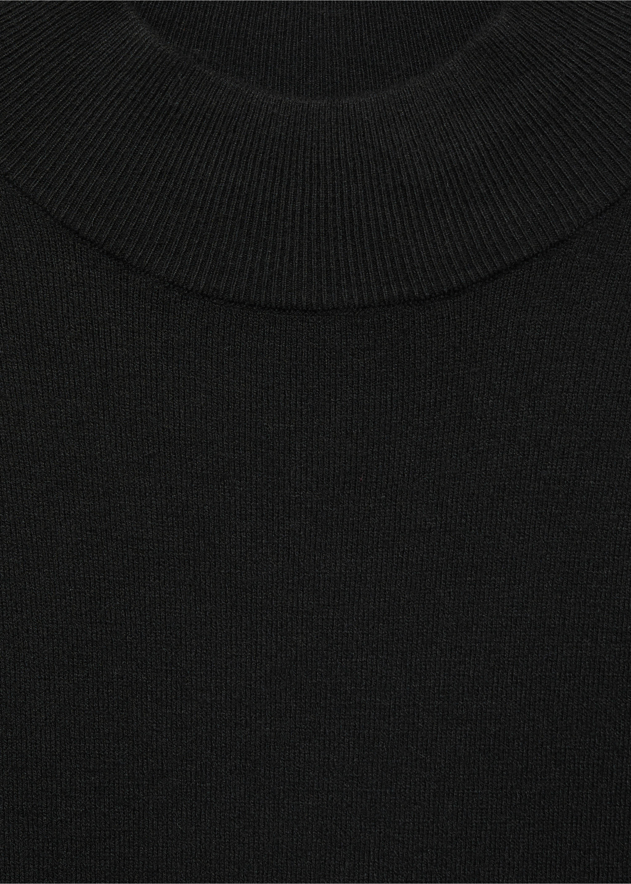 Strickkleid mit Seitenschlitz - Detail des Artikels 8, Schwarz. Ref: 87060425-00.