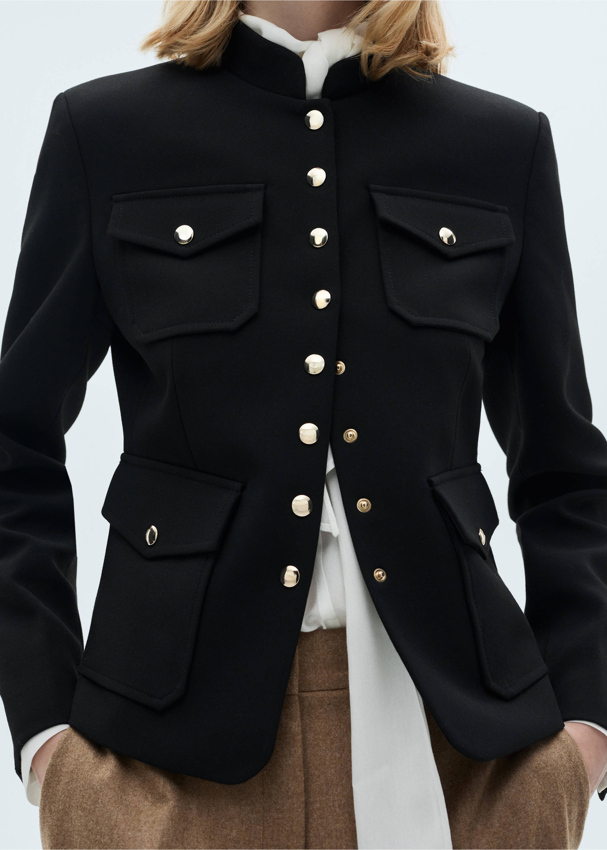 Jacket pockets with button detail - Medium plane, Black. Ref: 87060429-00.