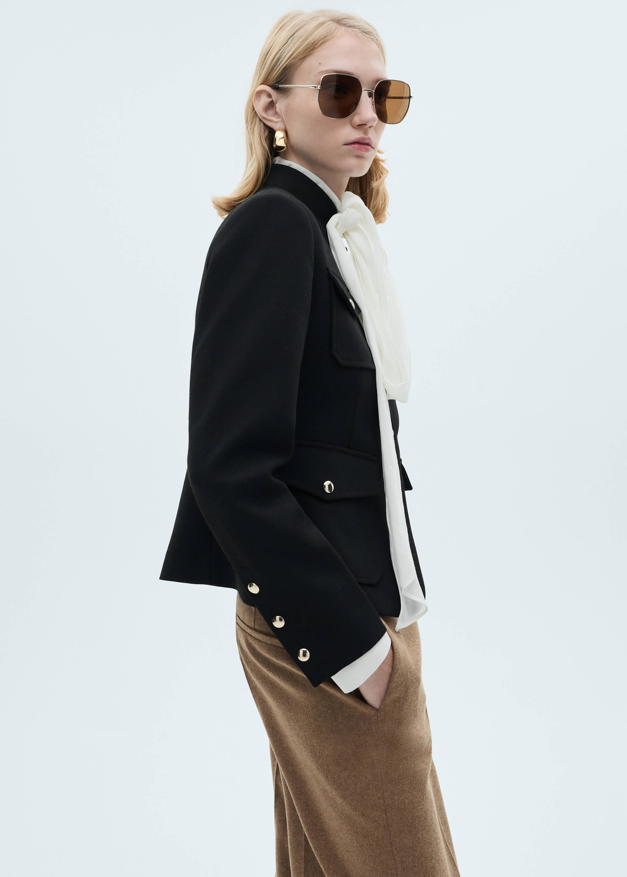 Kurtka z kieszeniami i zapięciem na guziki - Szczegóły artykułu 2