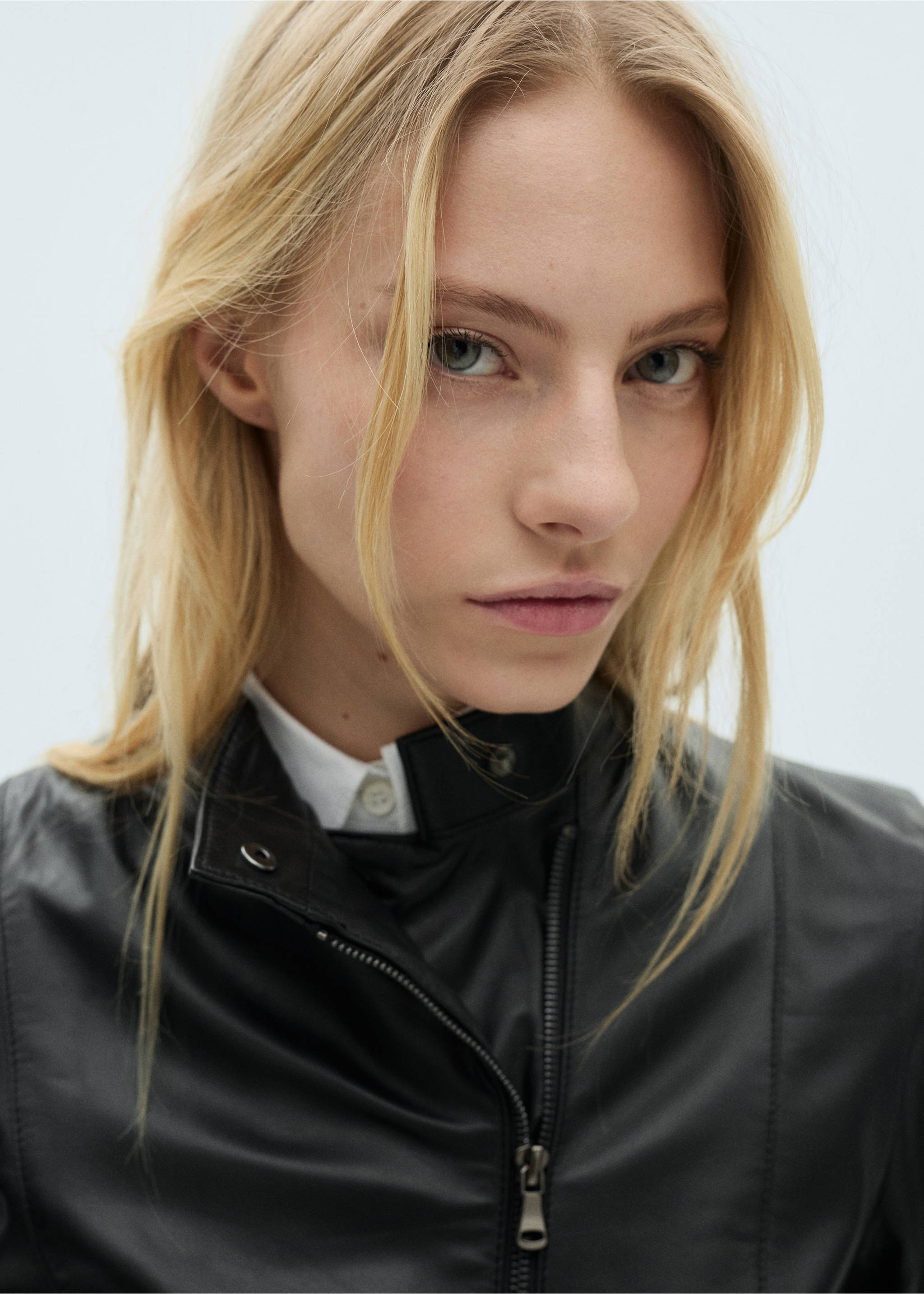 Fitted leather jacket with zip - Details of the article 1, Black. Ref: 87060449-00.