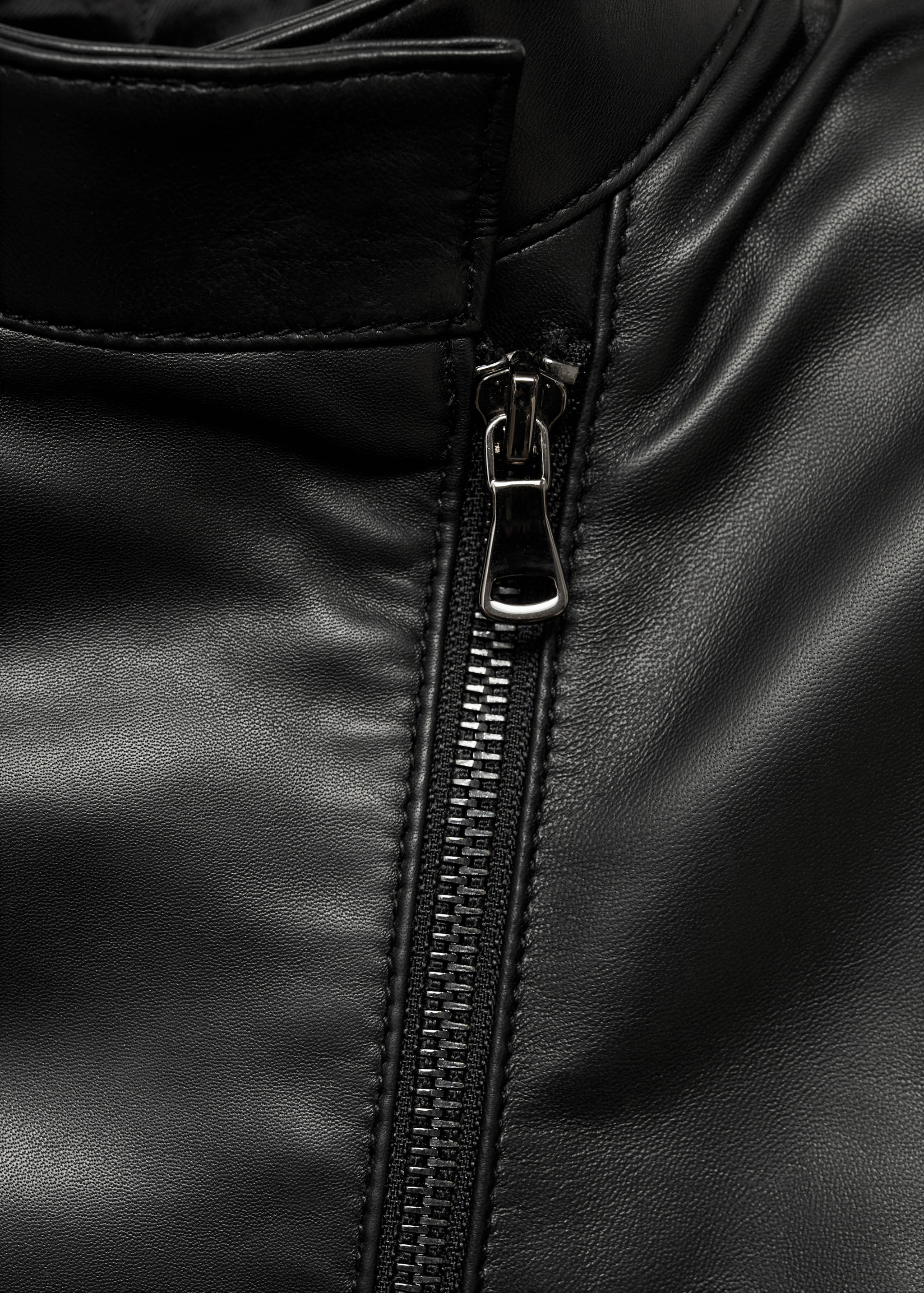 Jachetă cambrată din piele cu fermoar - Detaliu al articolului 8