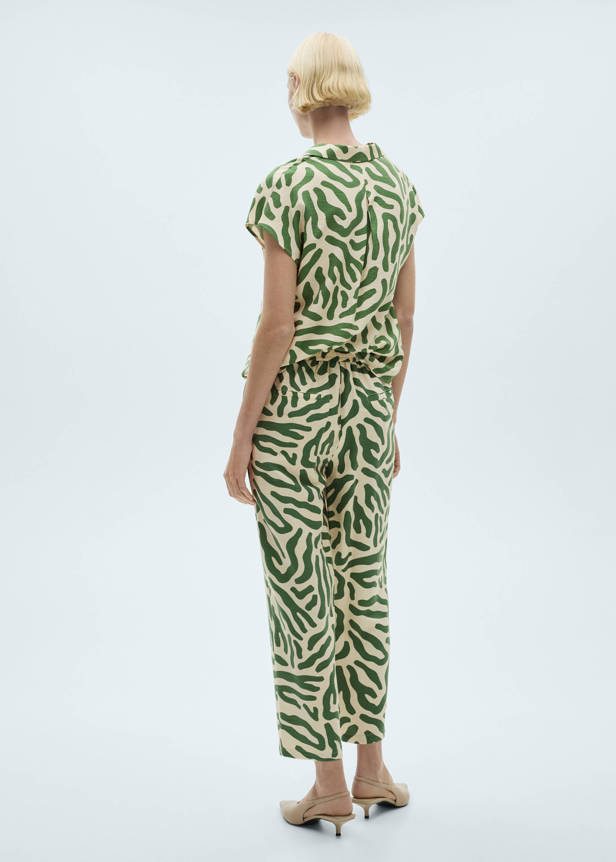 Printed straight pants - Reverse of the article