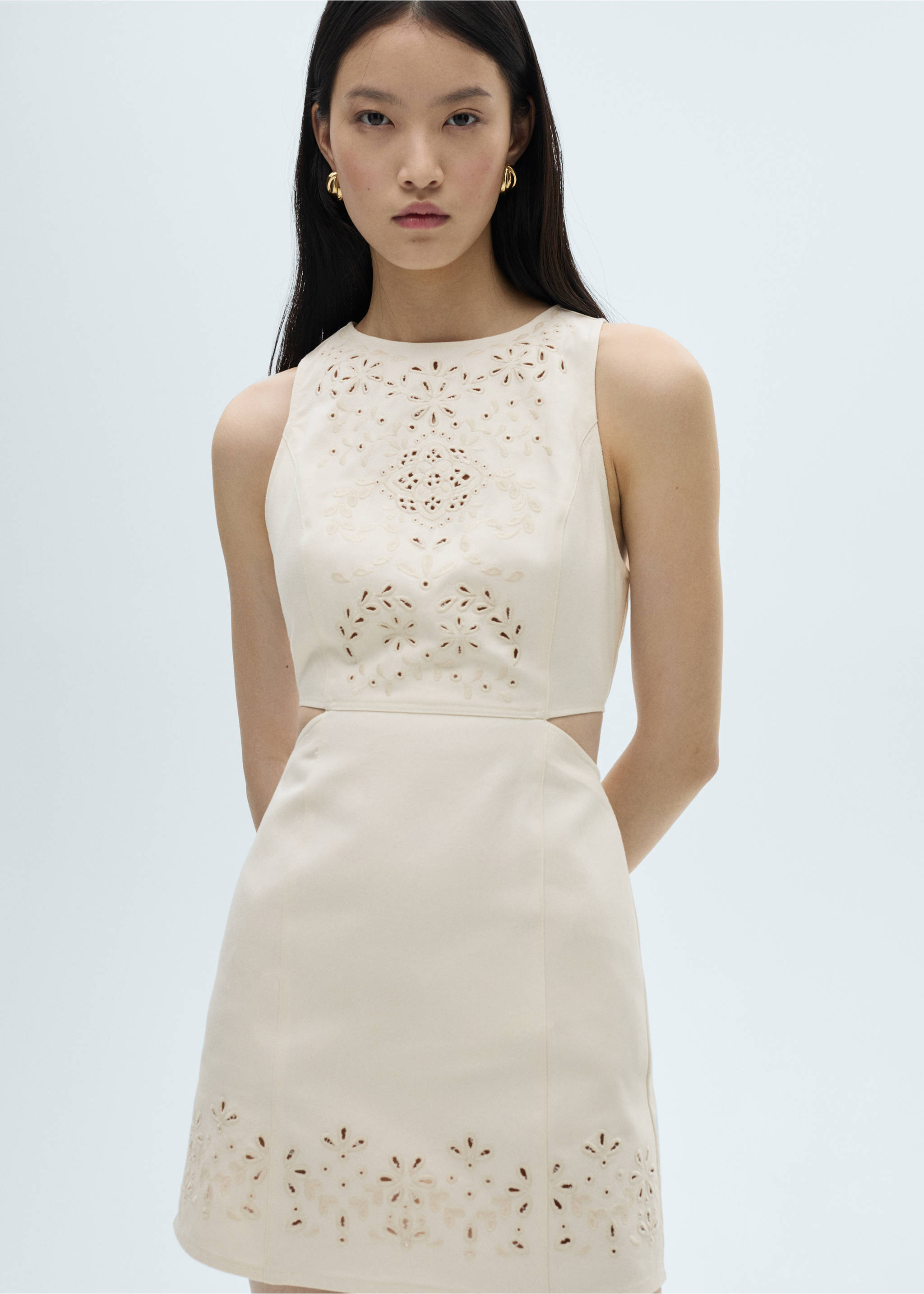 Dress with openwork details and openings - Medium plane, Ecru. Ref: 87060587-00.