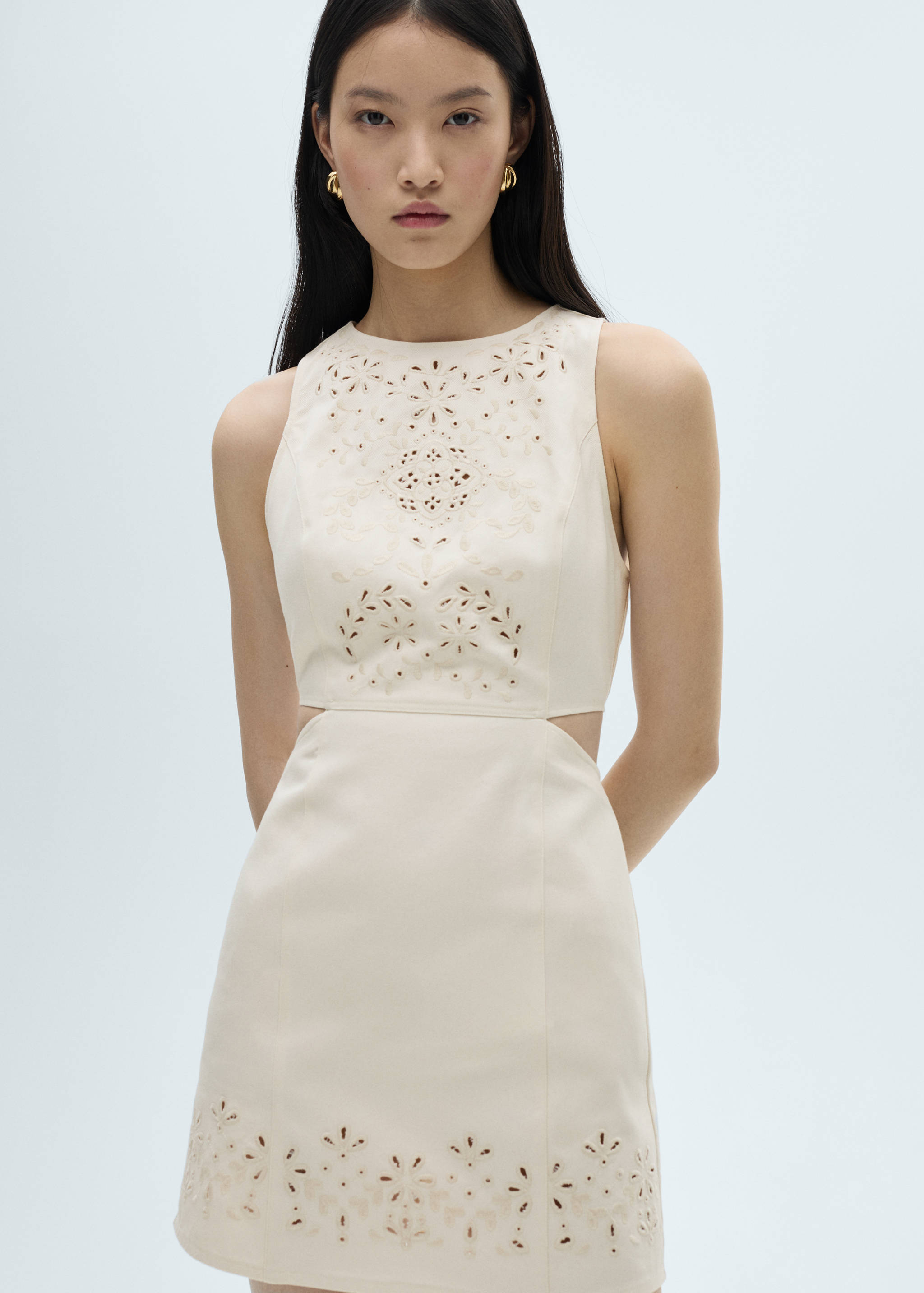 Dress with openwork details and openings - Medium plane