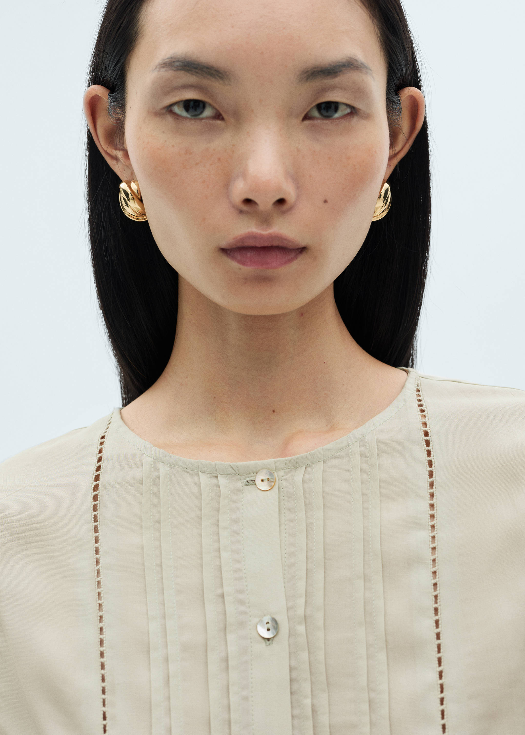 Lyocell blouse with openwork details - Details of the article 1