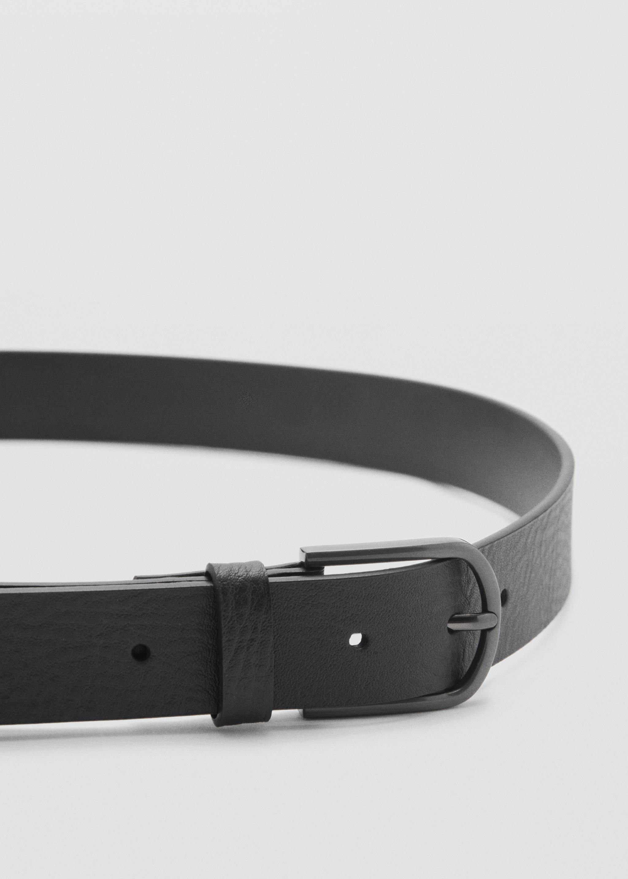 Pebbled leather belt - Details of the article 1