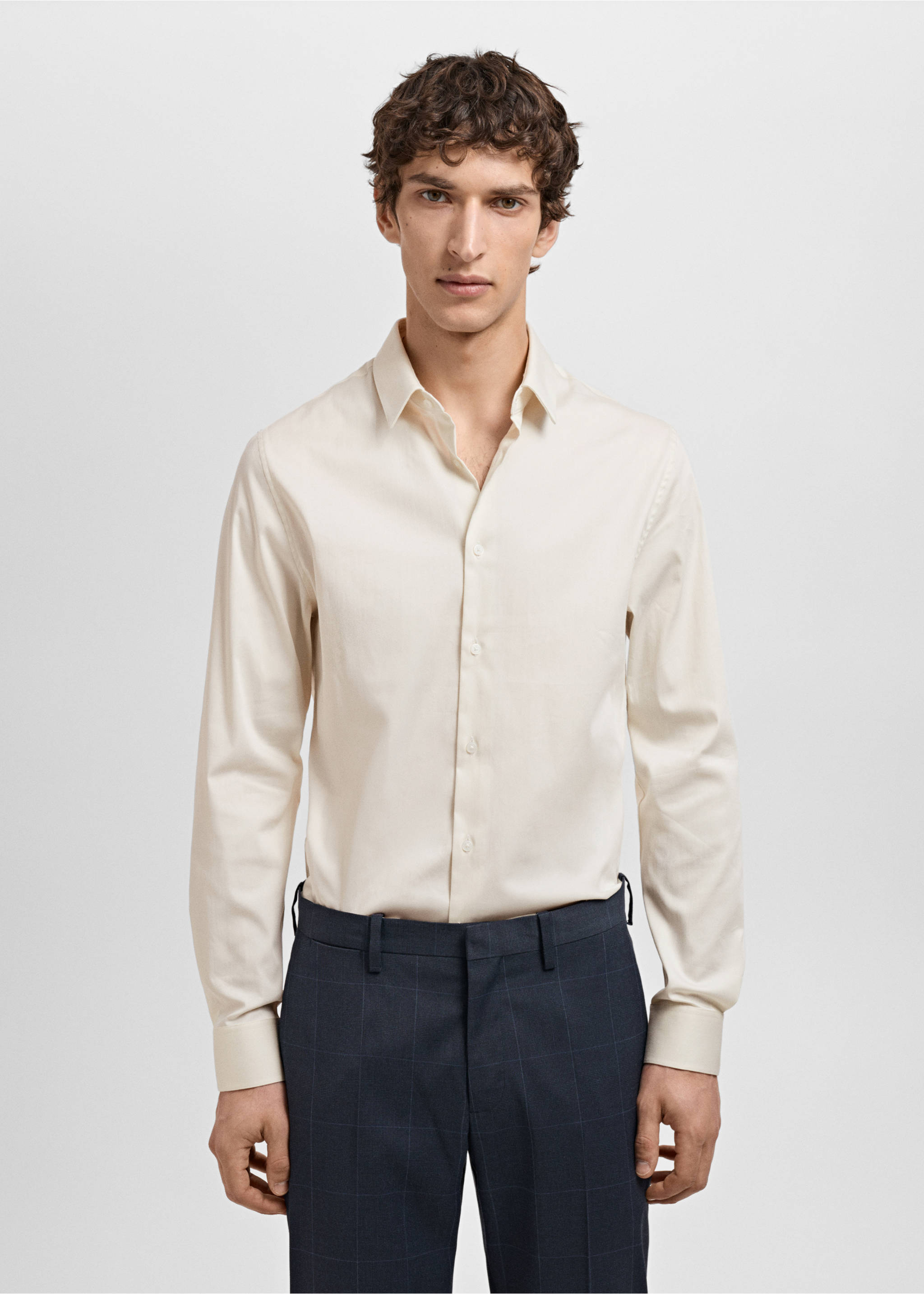 Obleková košile super slim fit ze strečové bavlny - Náhled ve středové rovině, Béžová. Ref: 87060605-00.