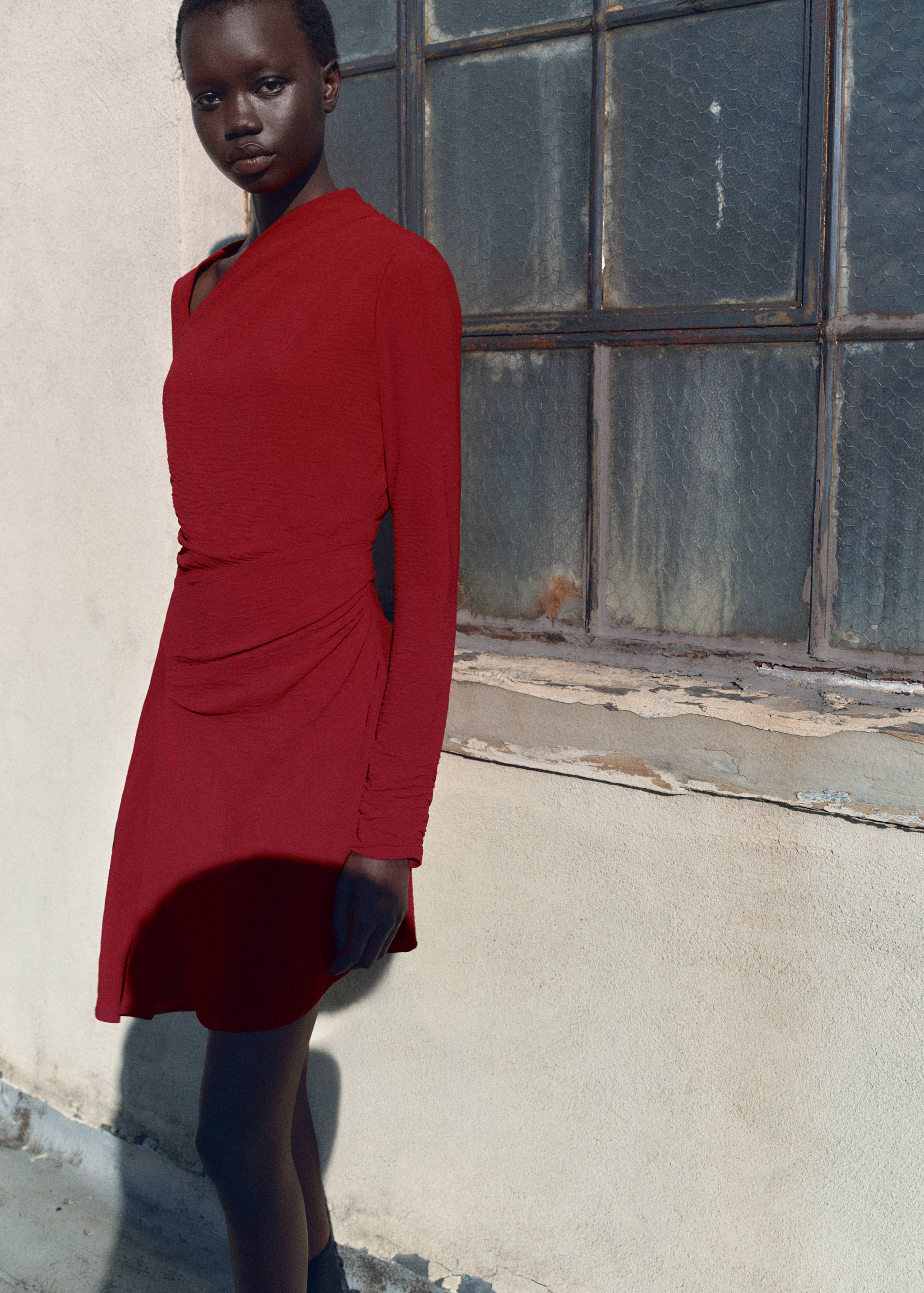 Robe asymétrique drapée - Détail de l'article 1