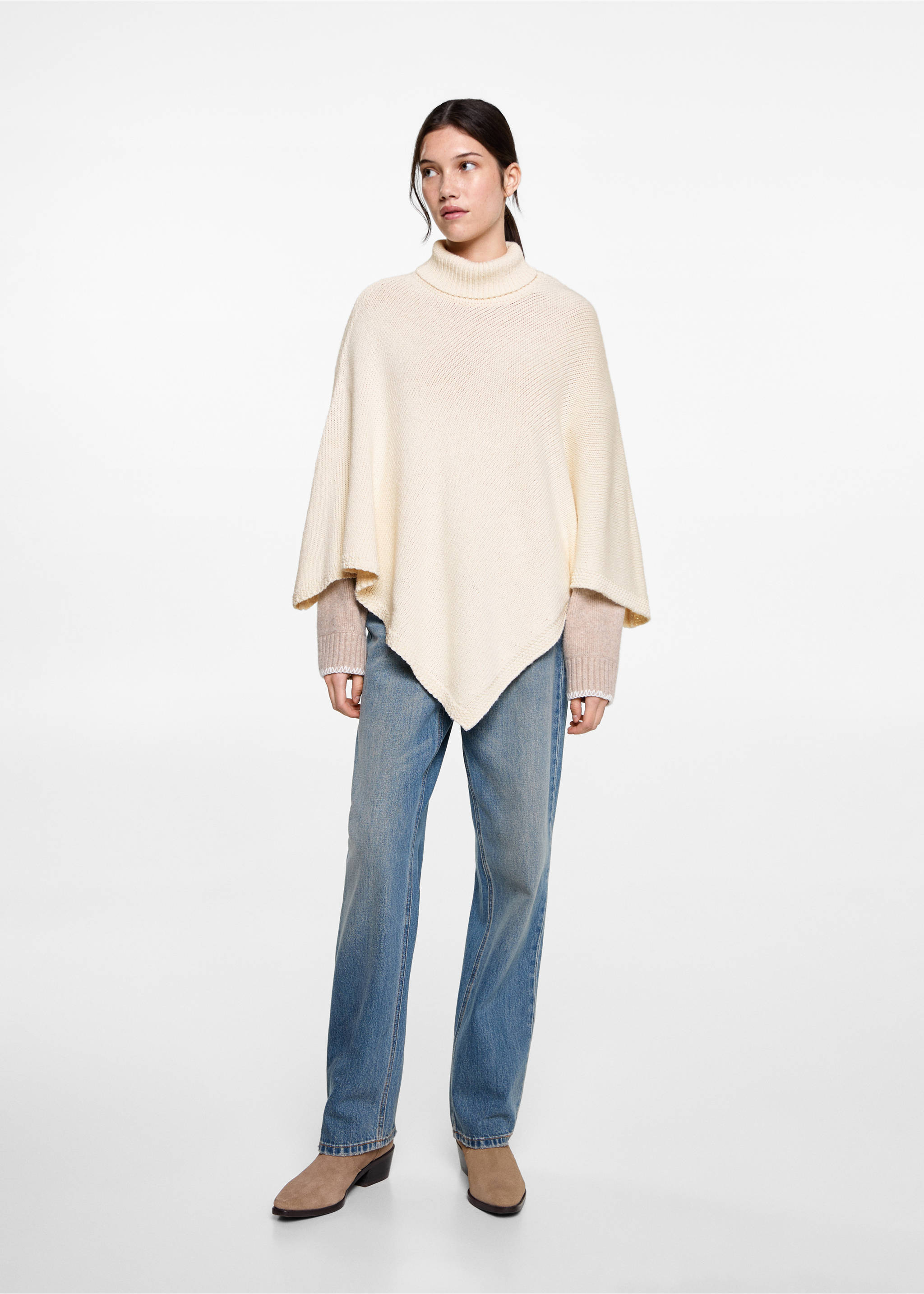 Strikket poncho - Total bildeutsnitt, Offwhite. Ref: 87060616-00.