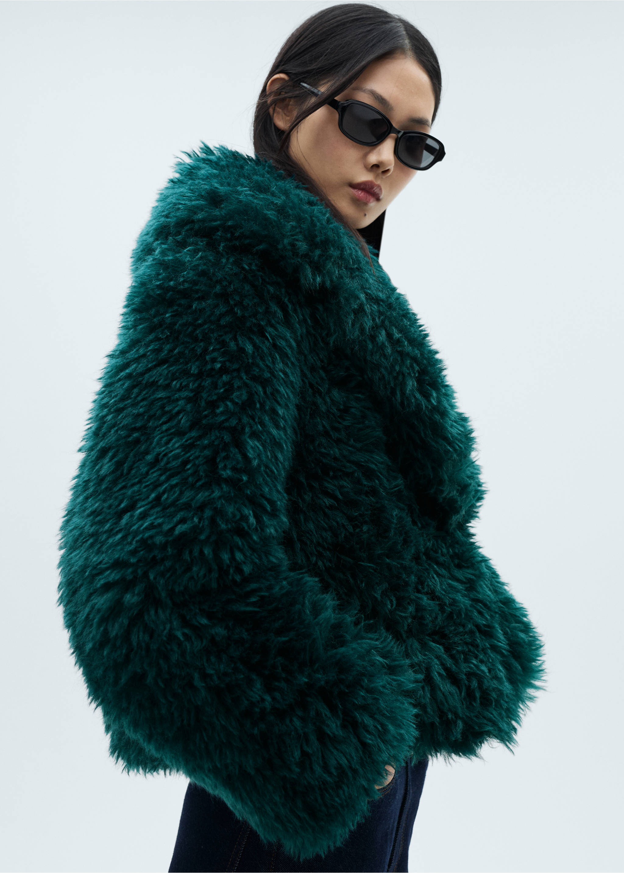 Faux-fur coat with lapels - Details of the article 1, Blue. Ref: 87060633-00.