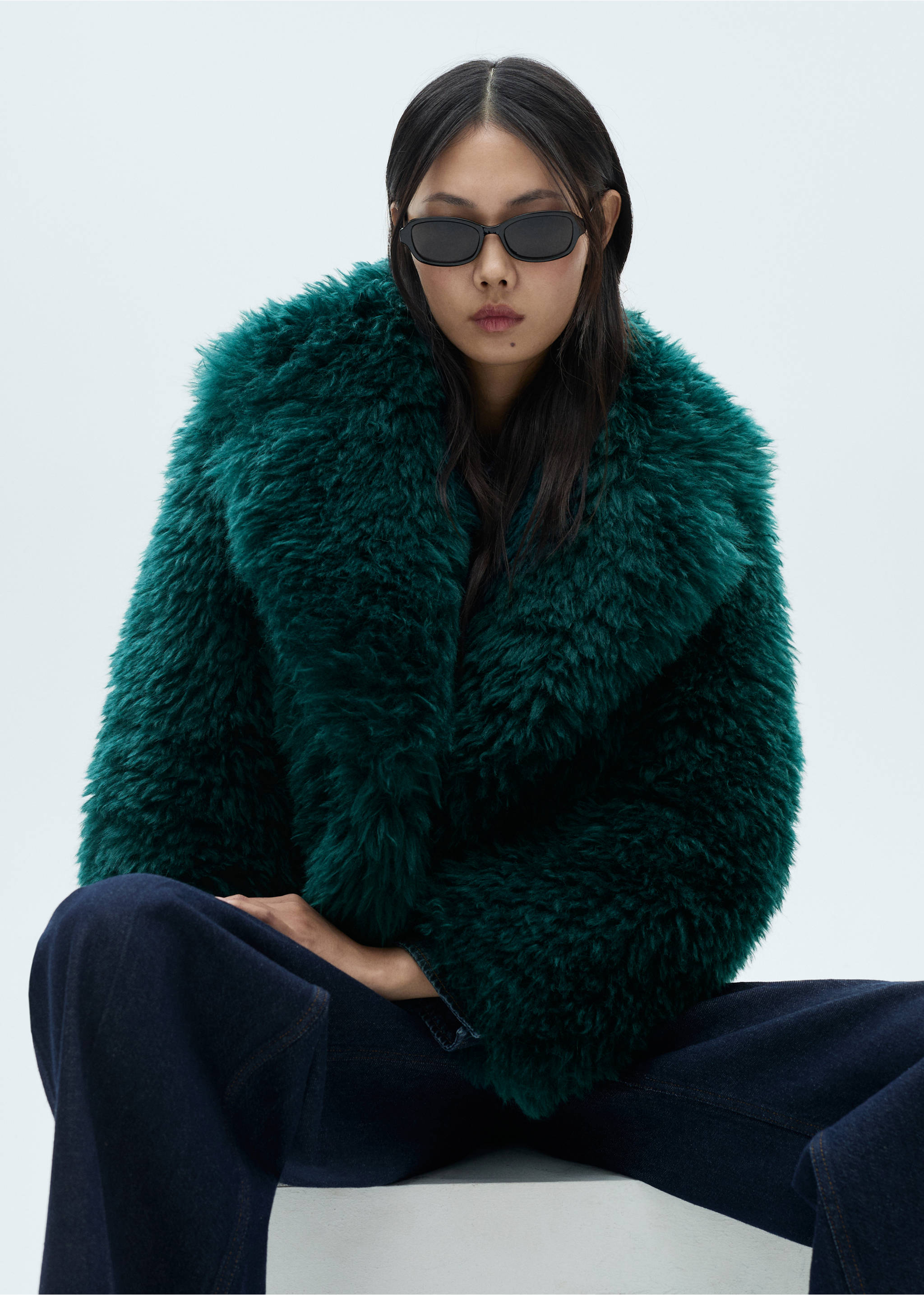 Faux-fur coat with lapels - Details of the article 2, Blue. Ref: 87060633-00.