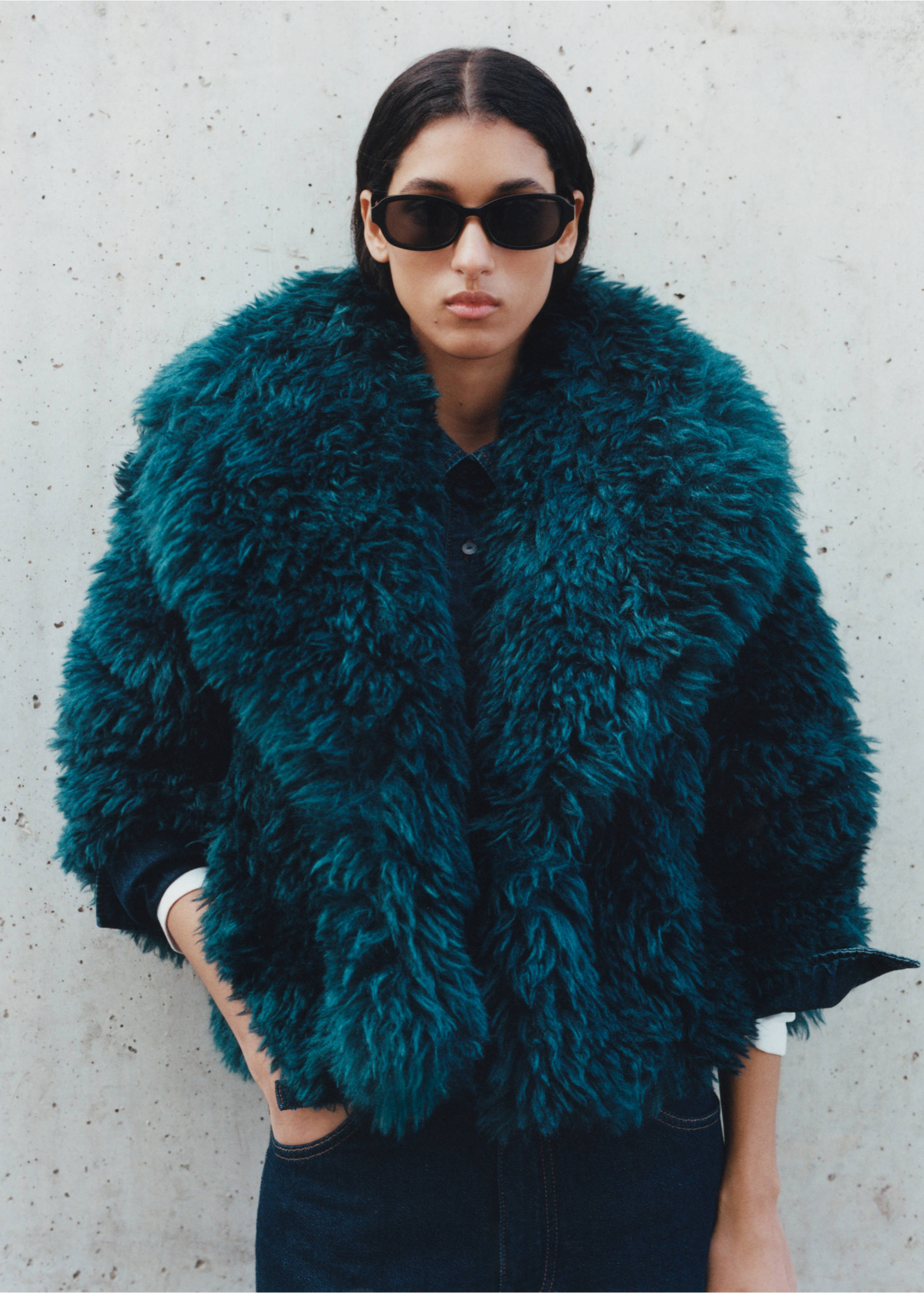 Faux-fur coat with lapels - Details of the article 7, Blue. Ref: 87060633-00.