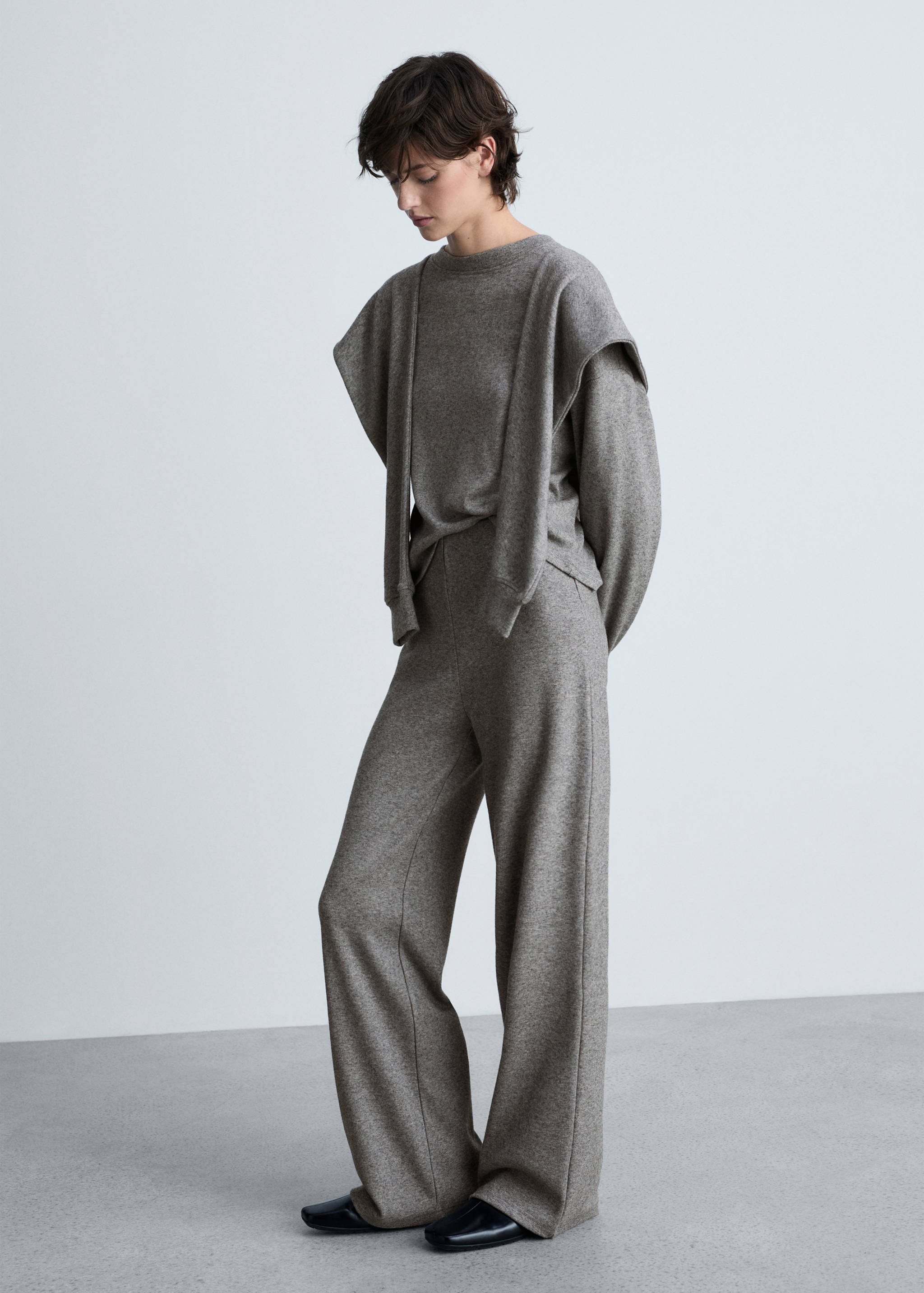 Straight knitted pants - General plane
