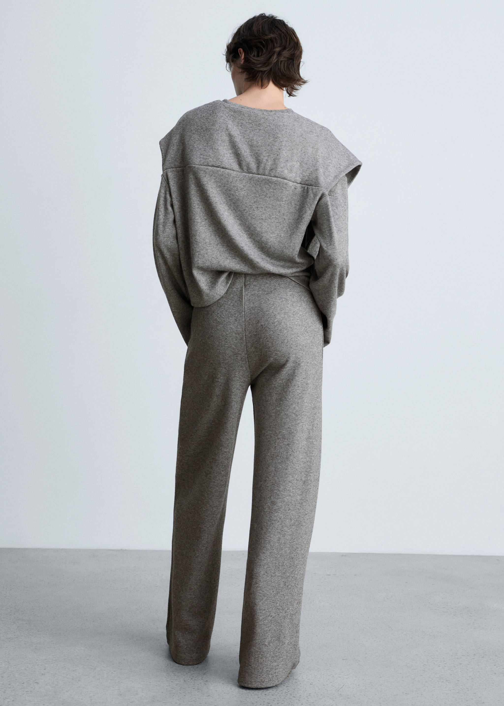 Straight knitted pants - Reverse of the article