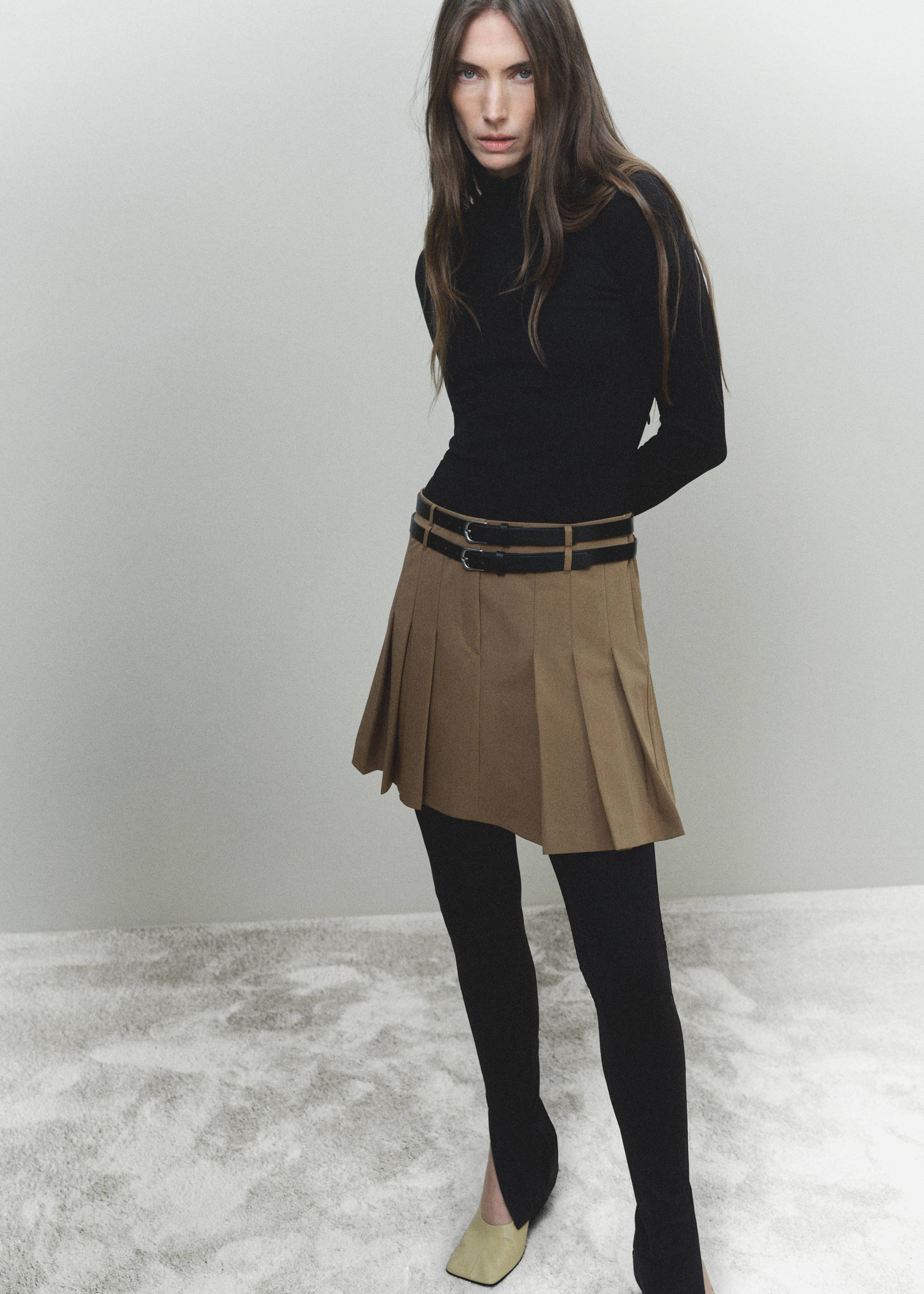 Dress with pleats and belt - Details of the article 3, Beige. Ref: 87060639-00.