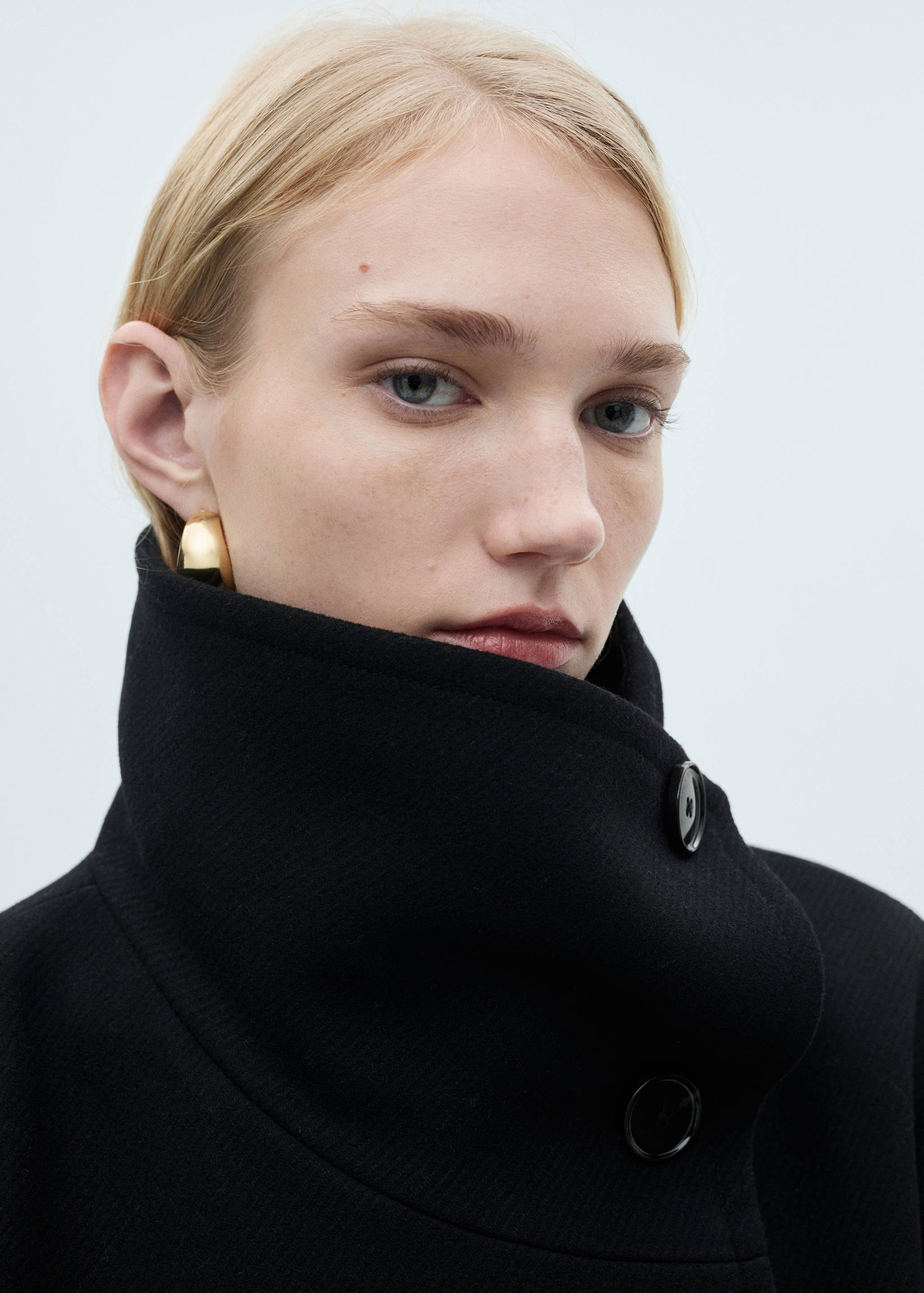 Midi wool coat with wraparound collar - Details of the article 1