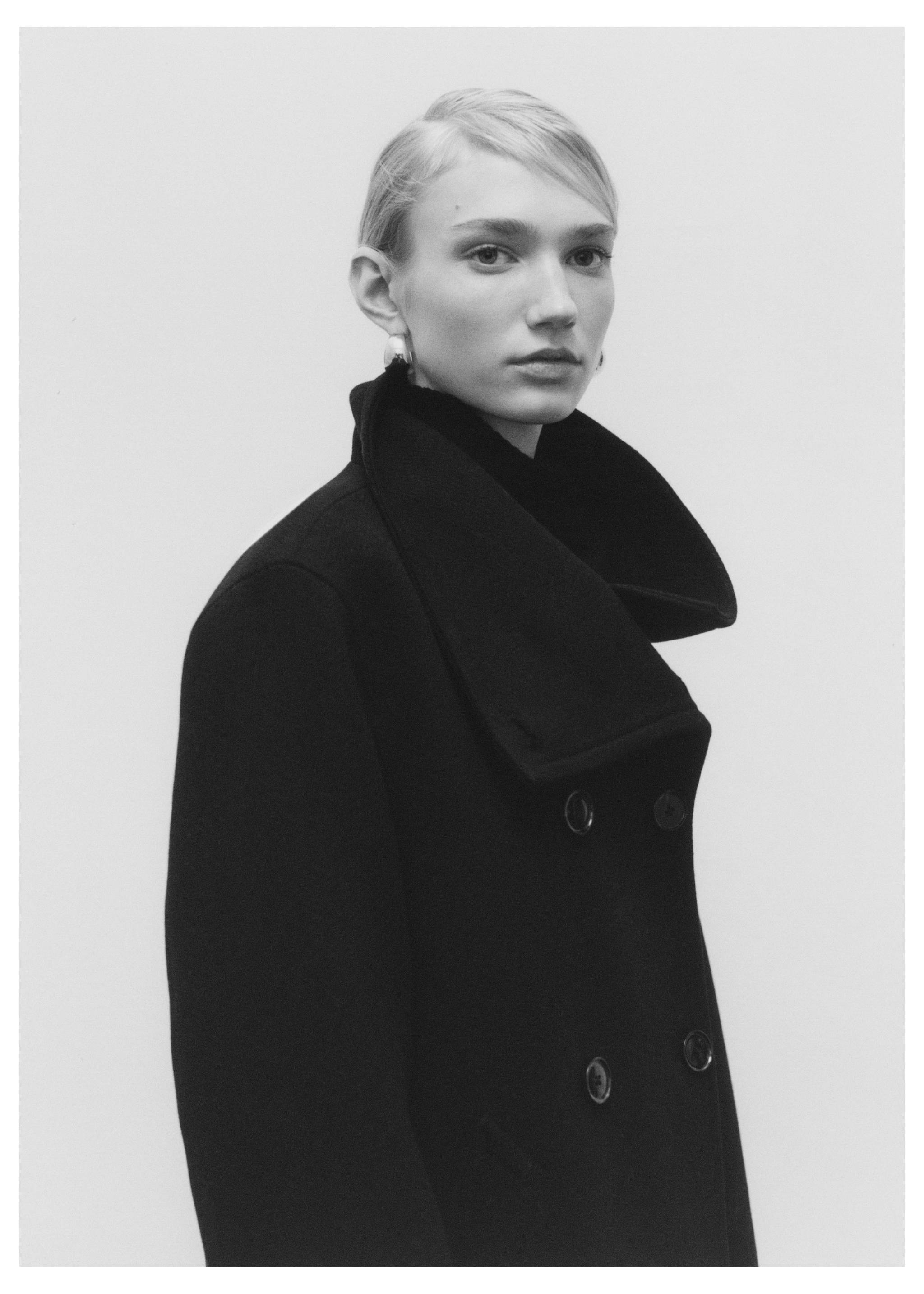 Manteau midi en laine col enveloppant - Détail de l'article 3, Noir. Ref: 87060640-00.
