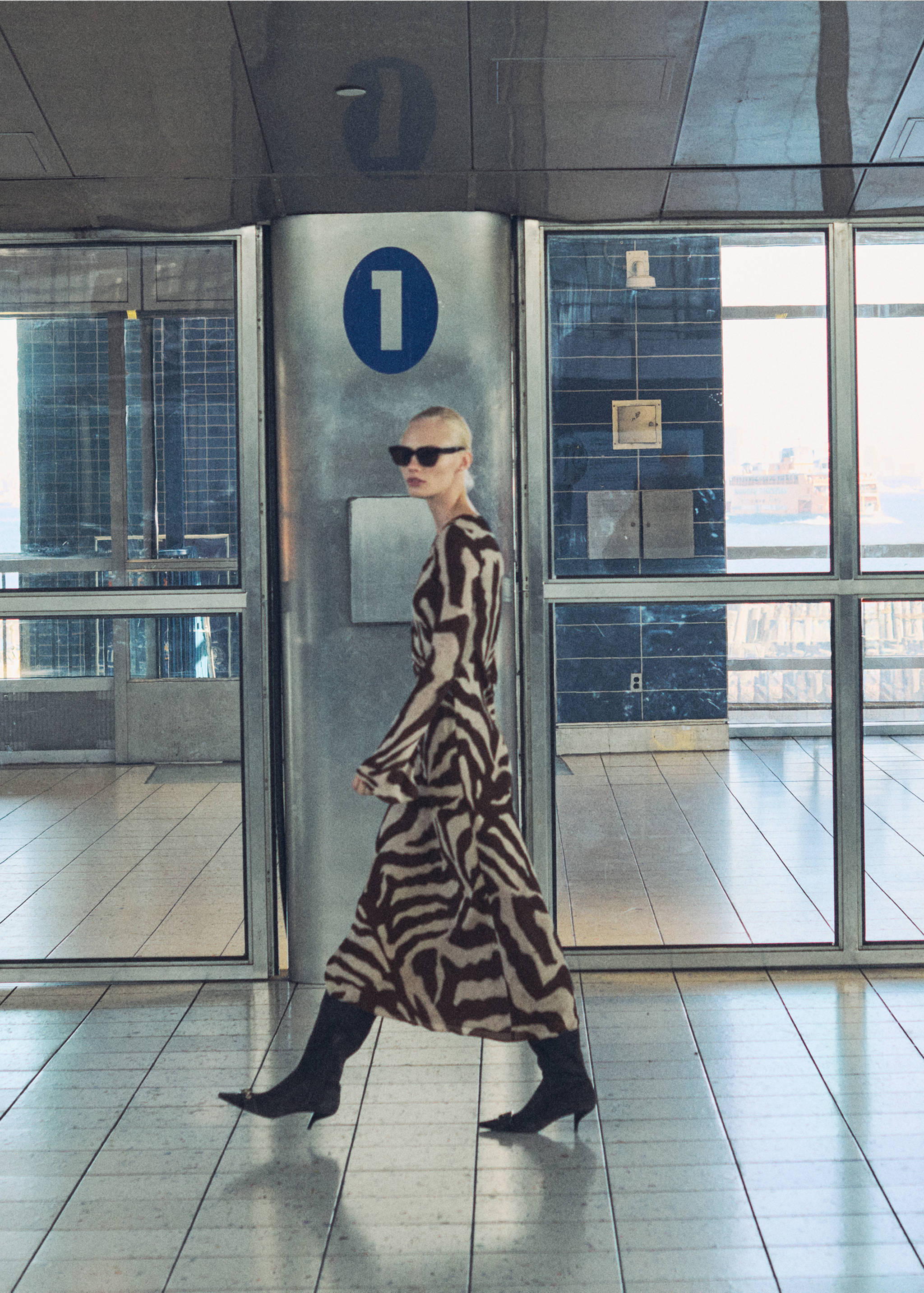 Zebra-print flared dress - Details of the article 6