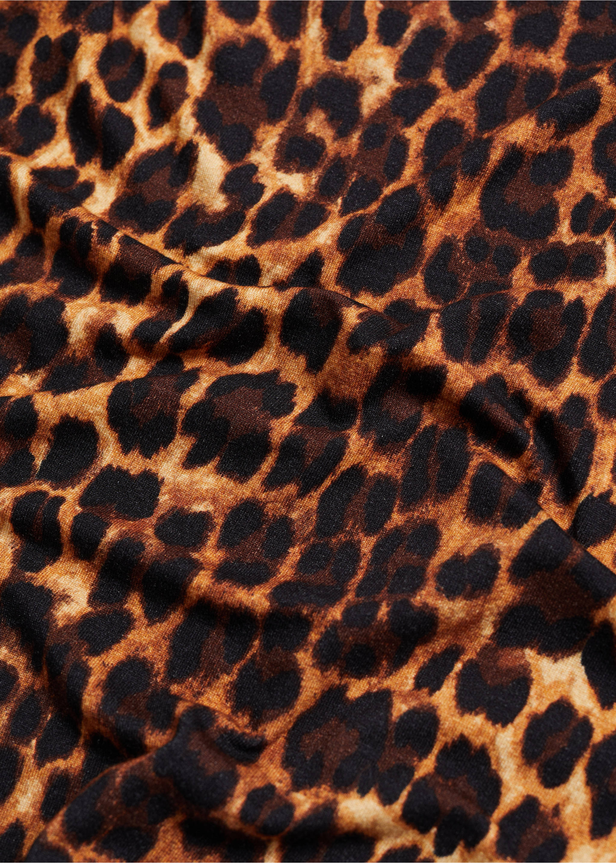 Animal-print t-shirt with asymmetrical neck - Details of the article 8, Brown. Ref: 87060655-00.