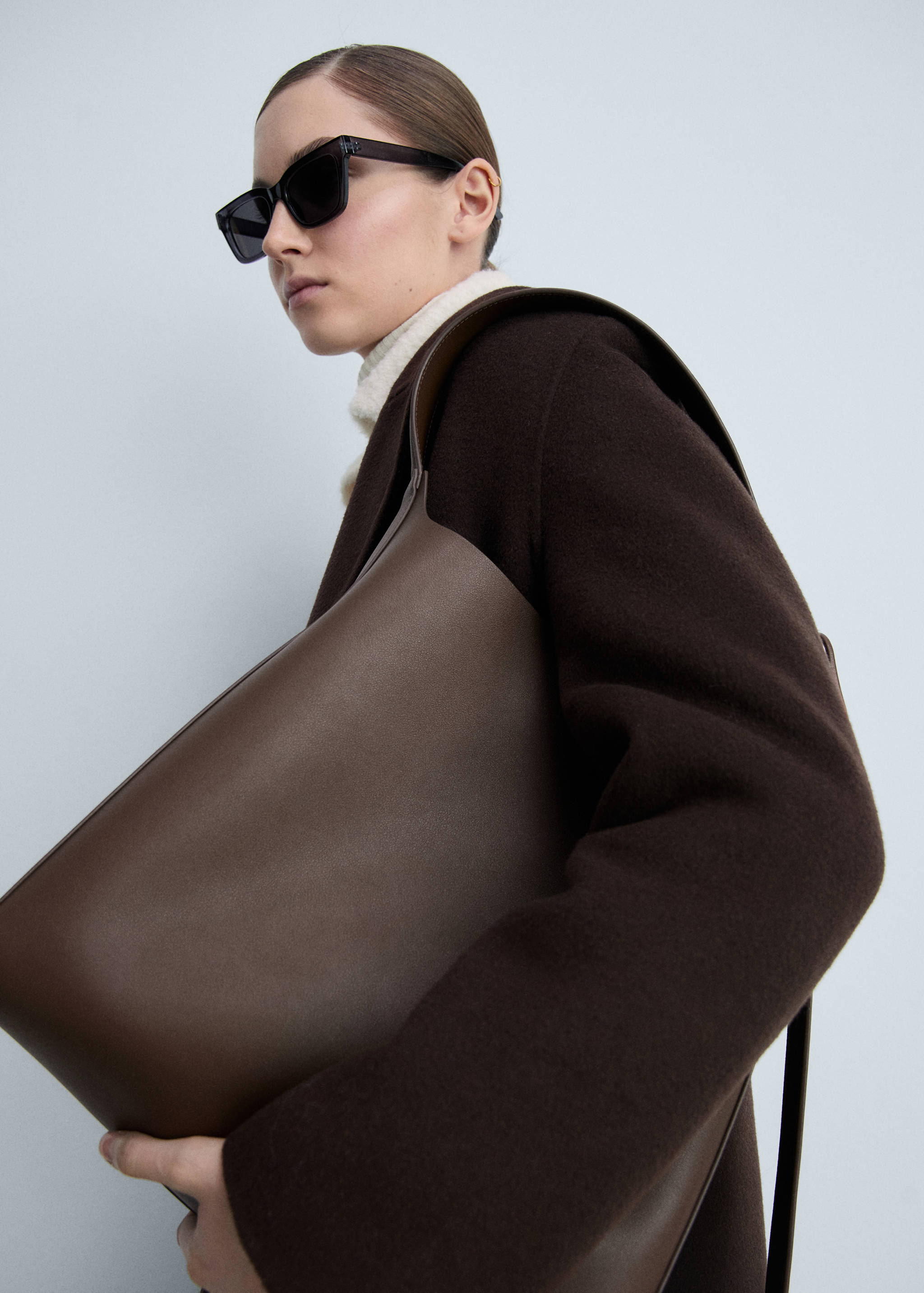 Shopper bag with buckle - General plane