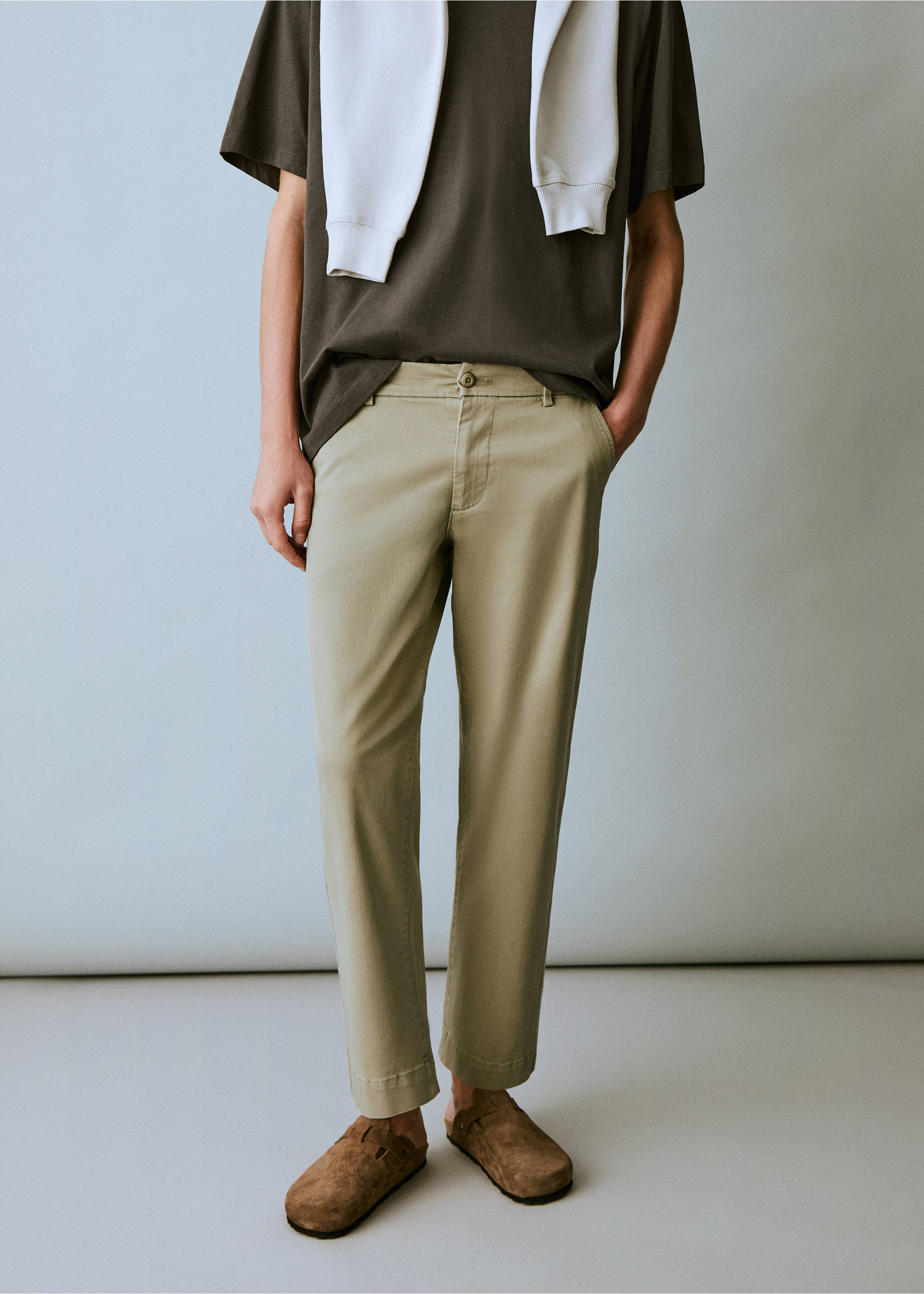 Pantalón chino straight fit - Plano medio, Verde menta. Ref: 87061054-00.