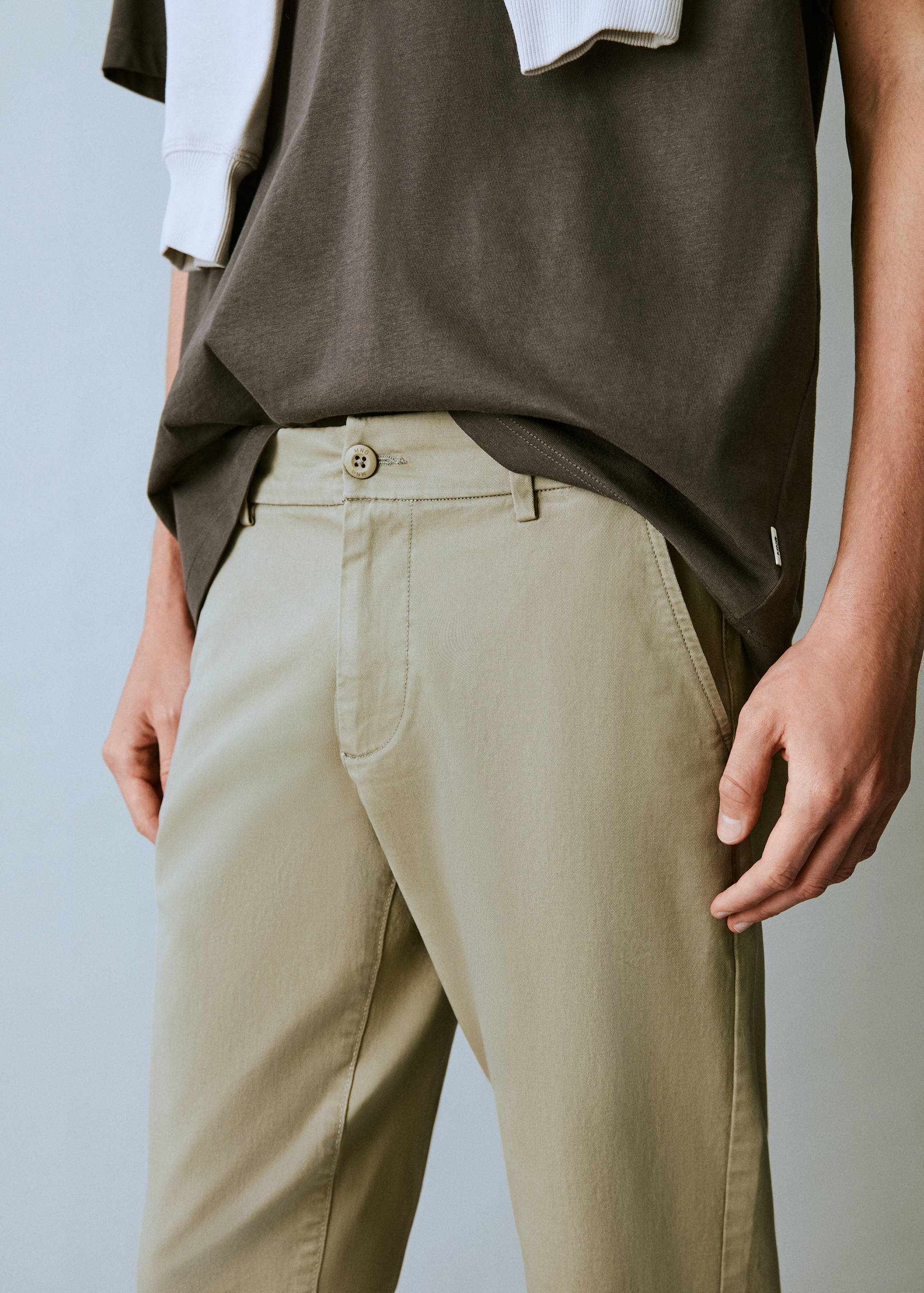 Straight-fit chino trousers - Details of the article 1