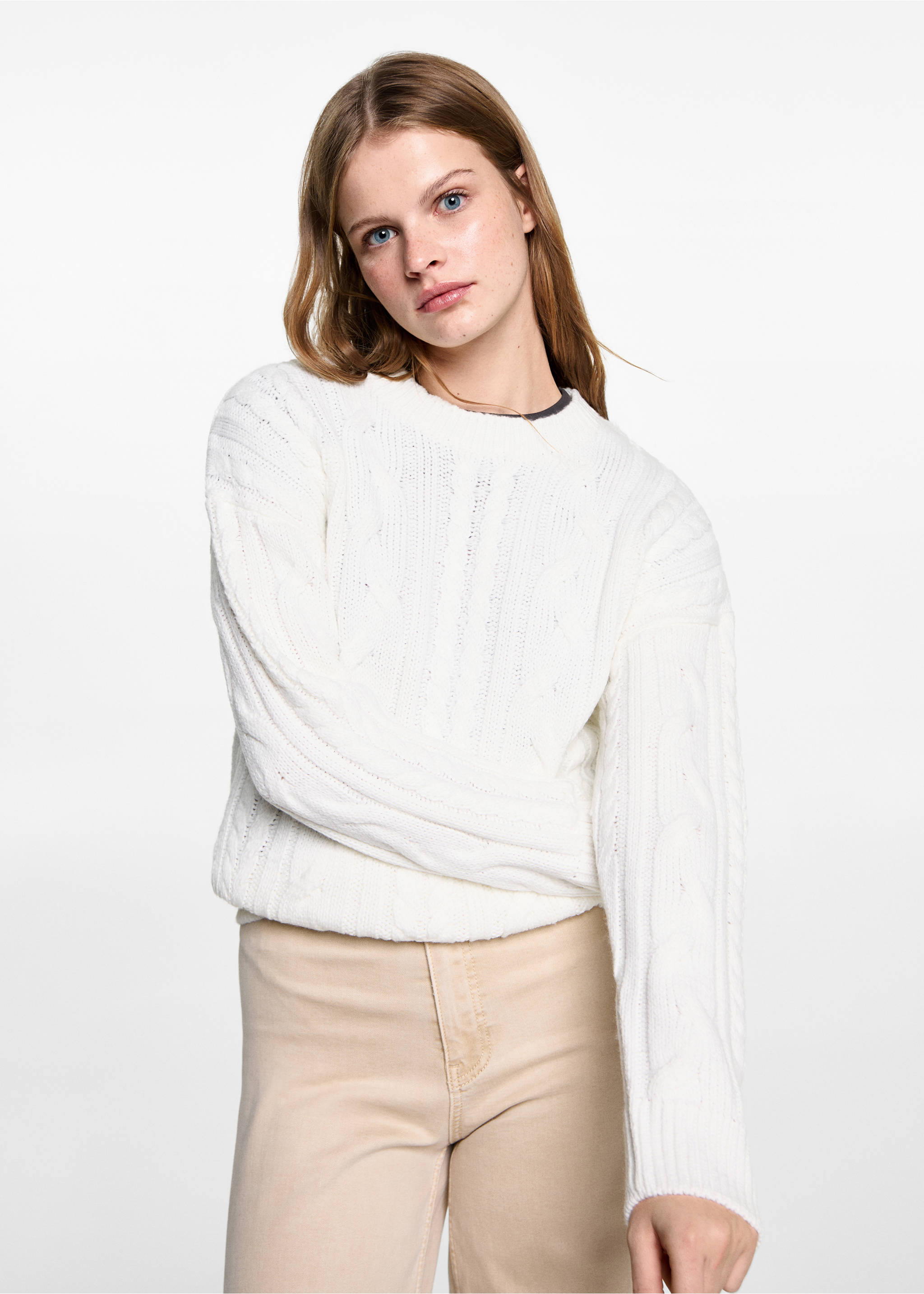 Pullover mit Zopfmuster - Mittlere Ansicht, Cremeweiß. Ref: 87061514-00.