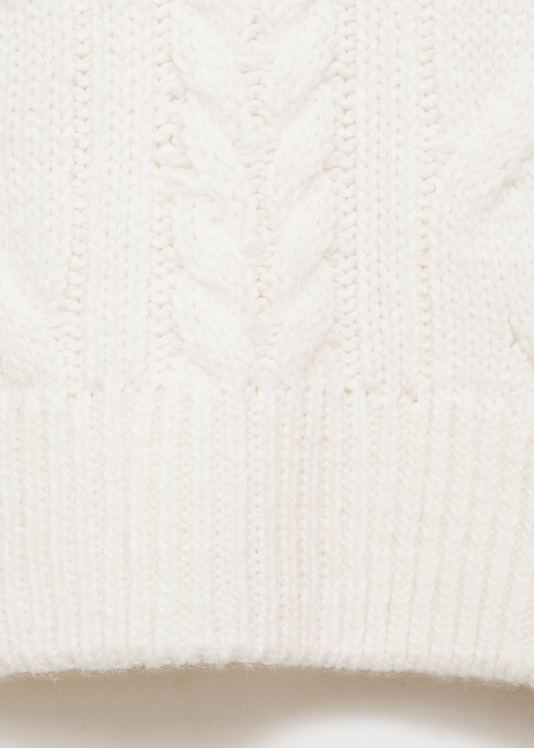 Pullover mit Zopfmuster - Detail des Artikels 0, Cremeweiß. Ref: 87061514-00.