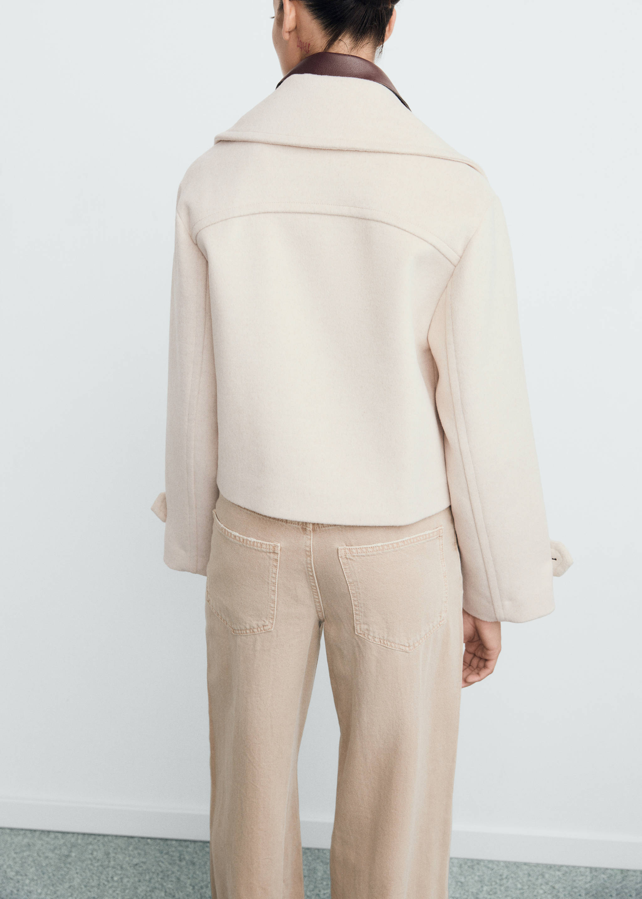Jacke aus Wollgemisch mit Maxi-Reverskragen - Rückseite des Artikels
