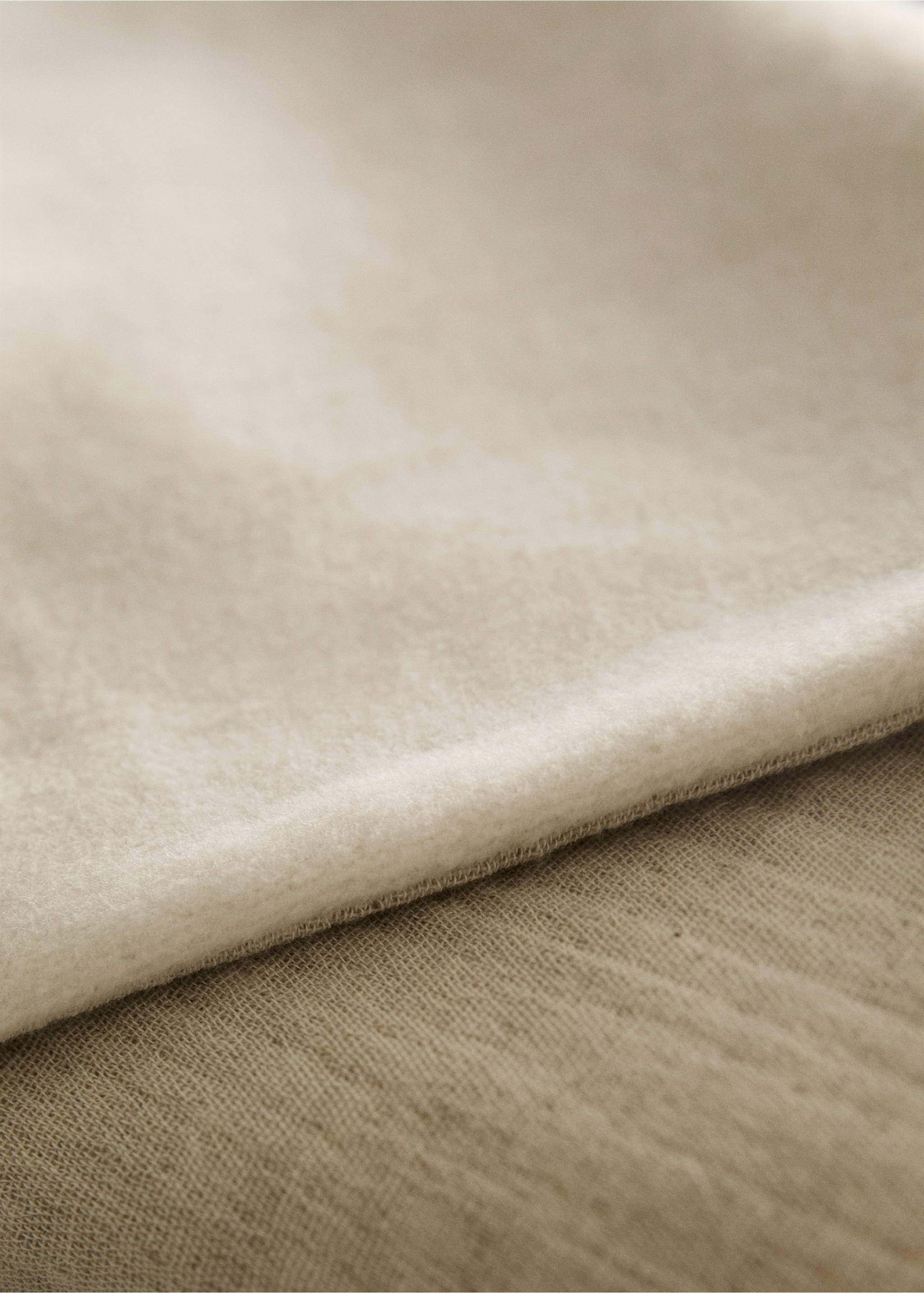 Soft reversible children's blanket - Details of the article 7, Sand. Ref: 87061523-00.