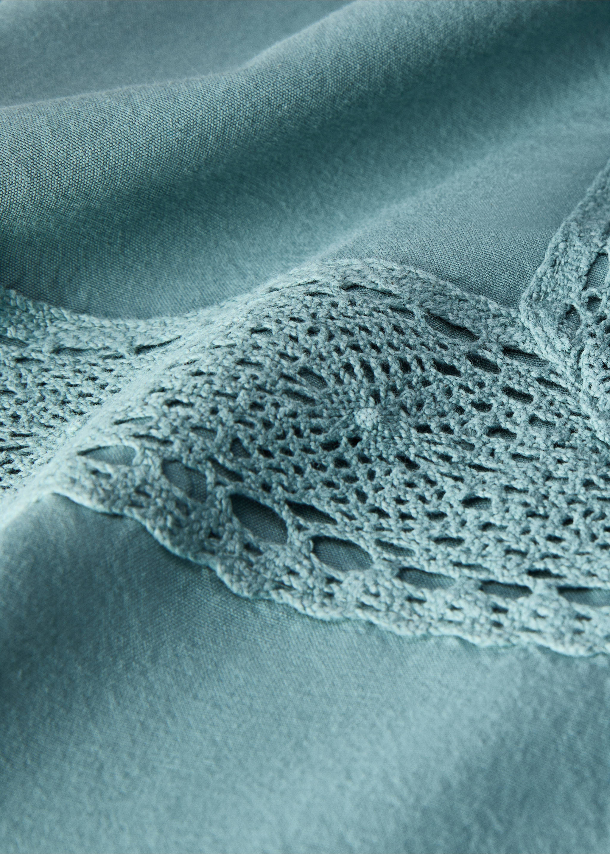 Cotton lace tablecloth for 6 to 8 diners - Details of the article 2, Mint Green. Ref: 87062546-00.