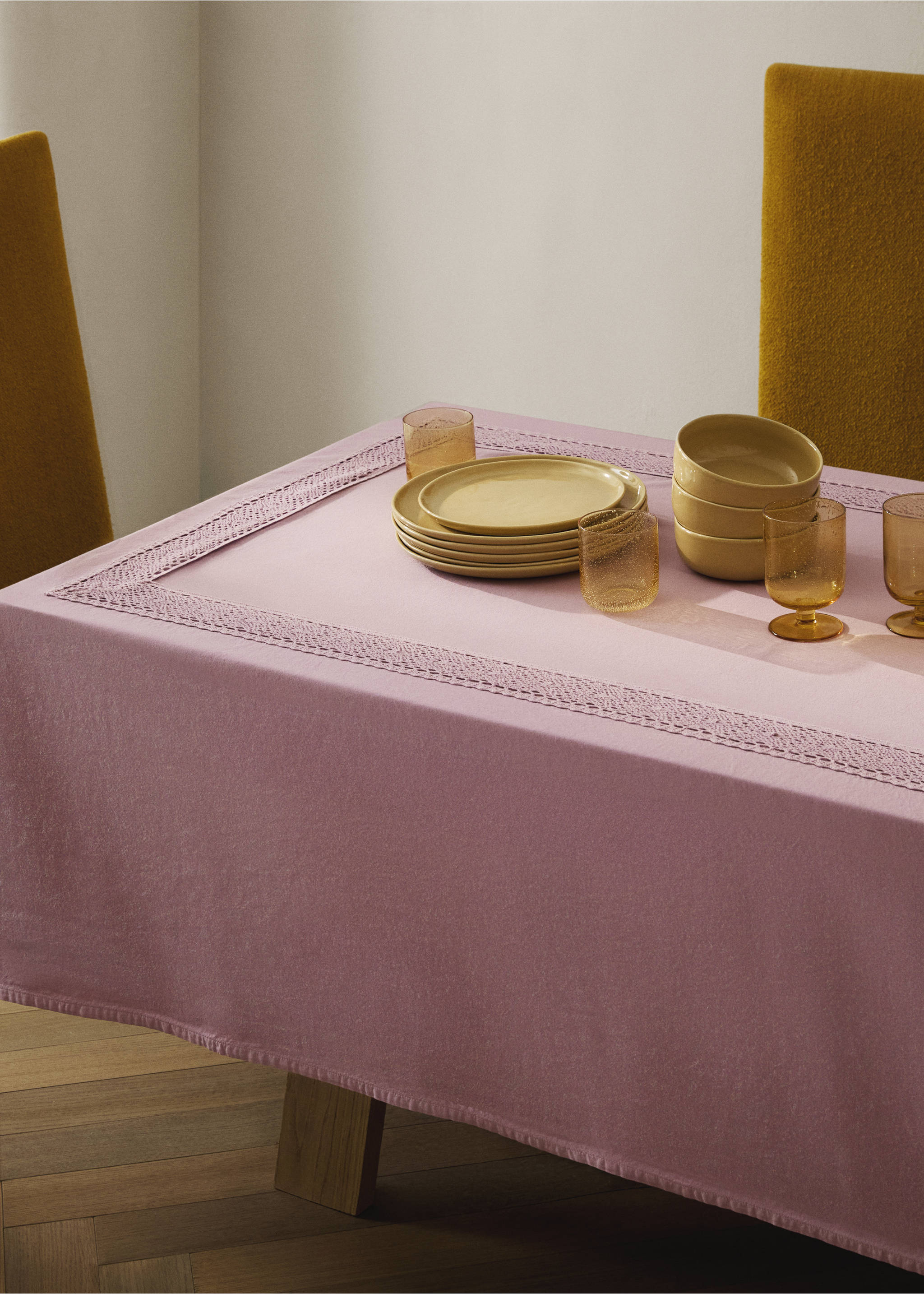Cotton lace tablecloth for 6 to 8 diners - General plane, Lilac. Ref: 87062546-00.