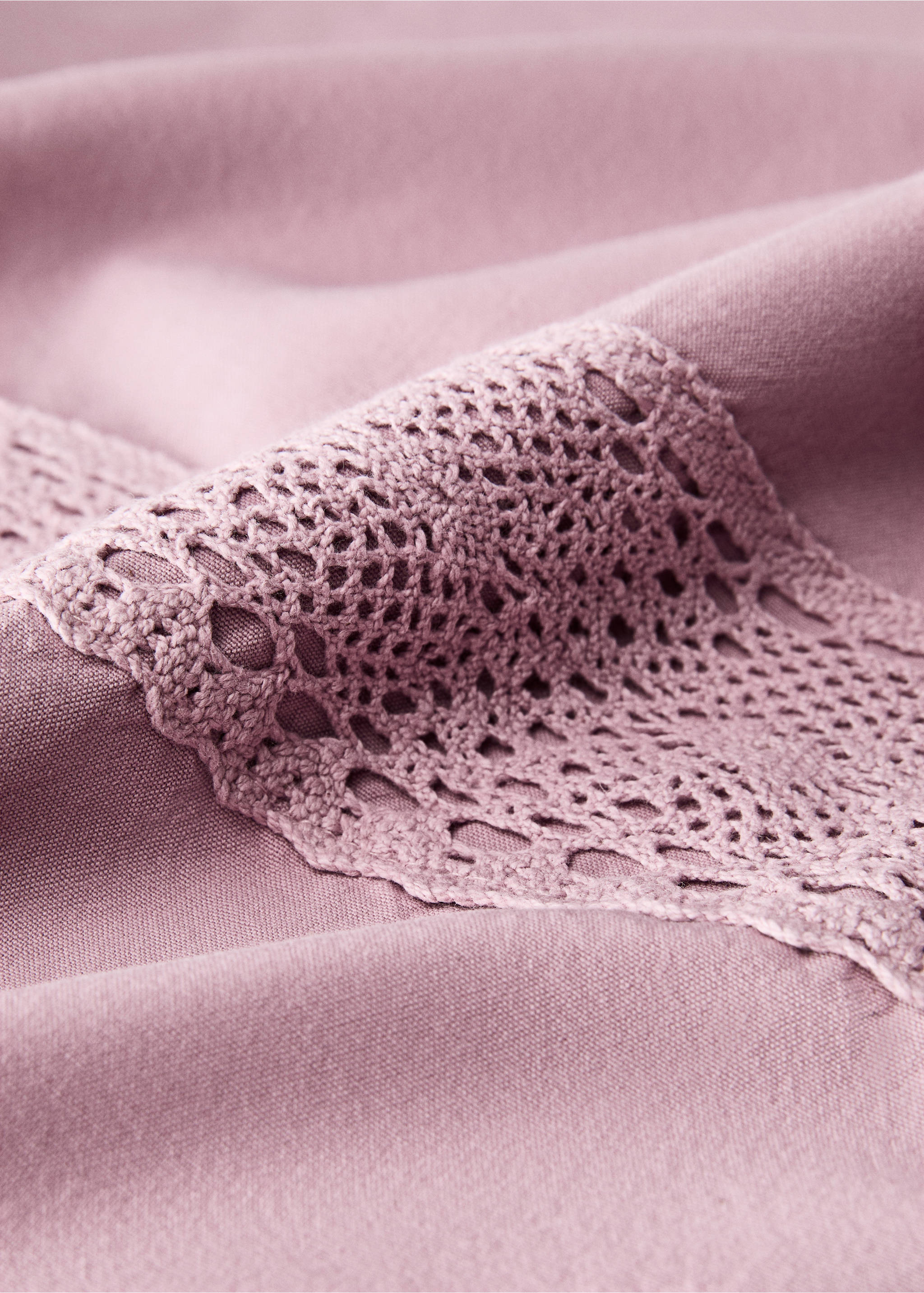Cotton lace tablecloth for 6 to 8 diners - Details of the article 1, Lilac. Ref: 87062546-00.