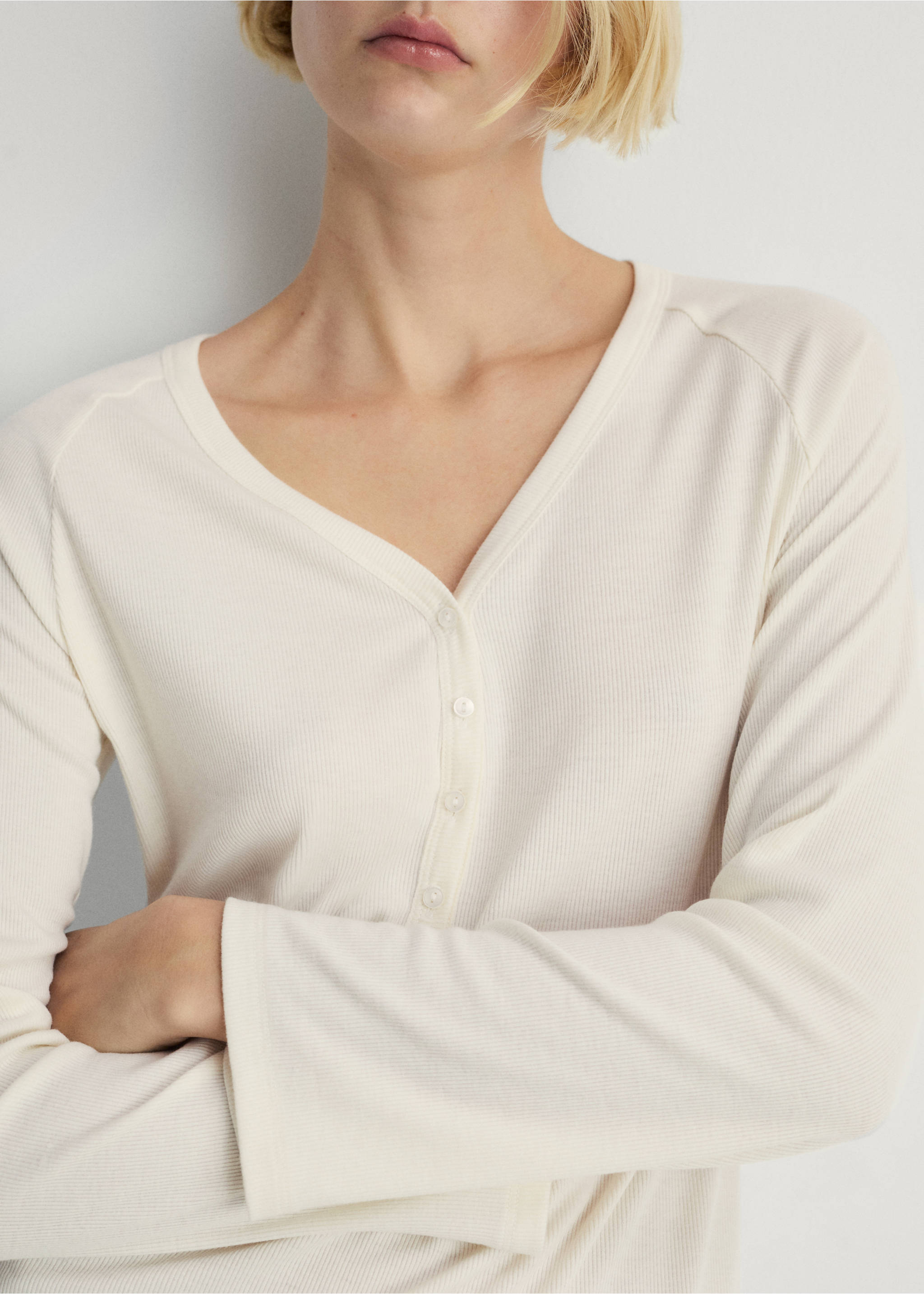 Rib-knit nightgown - Details of the article 6, Vanilla. Ref: 87062893-00.