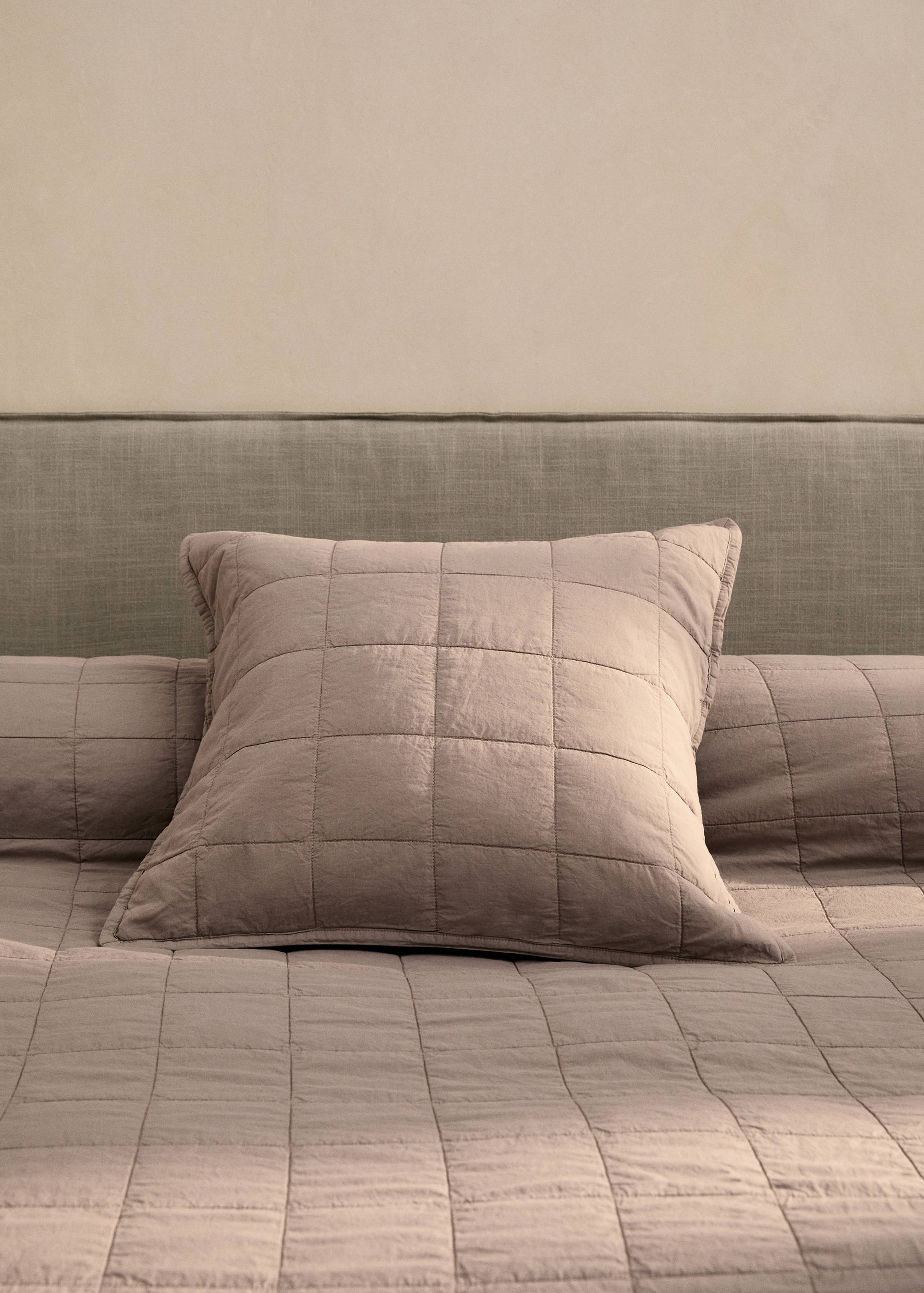 Cotton percale garment-dyed check cushion cover, 50x50 cm - General plane