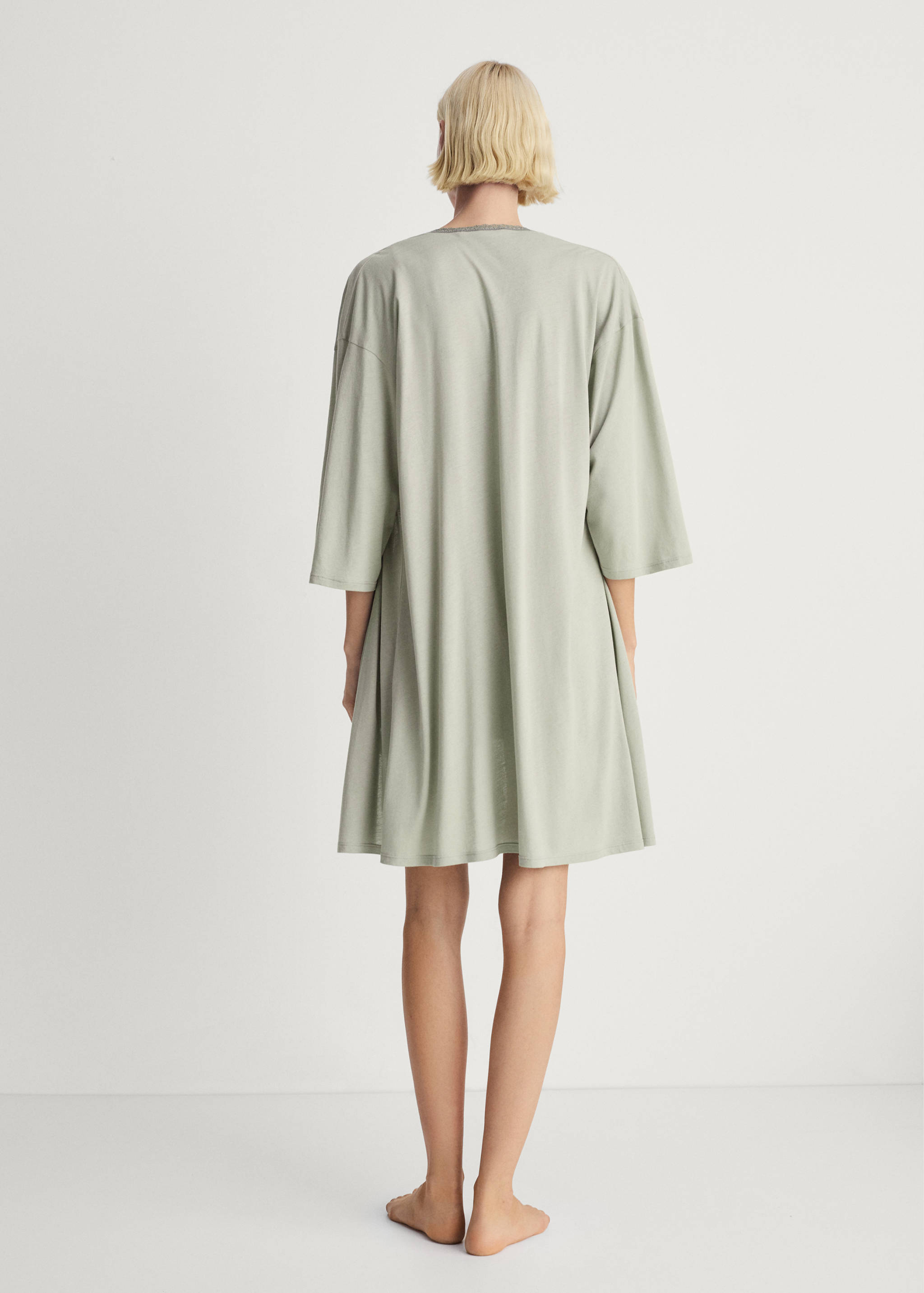 Cotton robe with contrasting lace - Reverse of the article