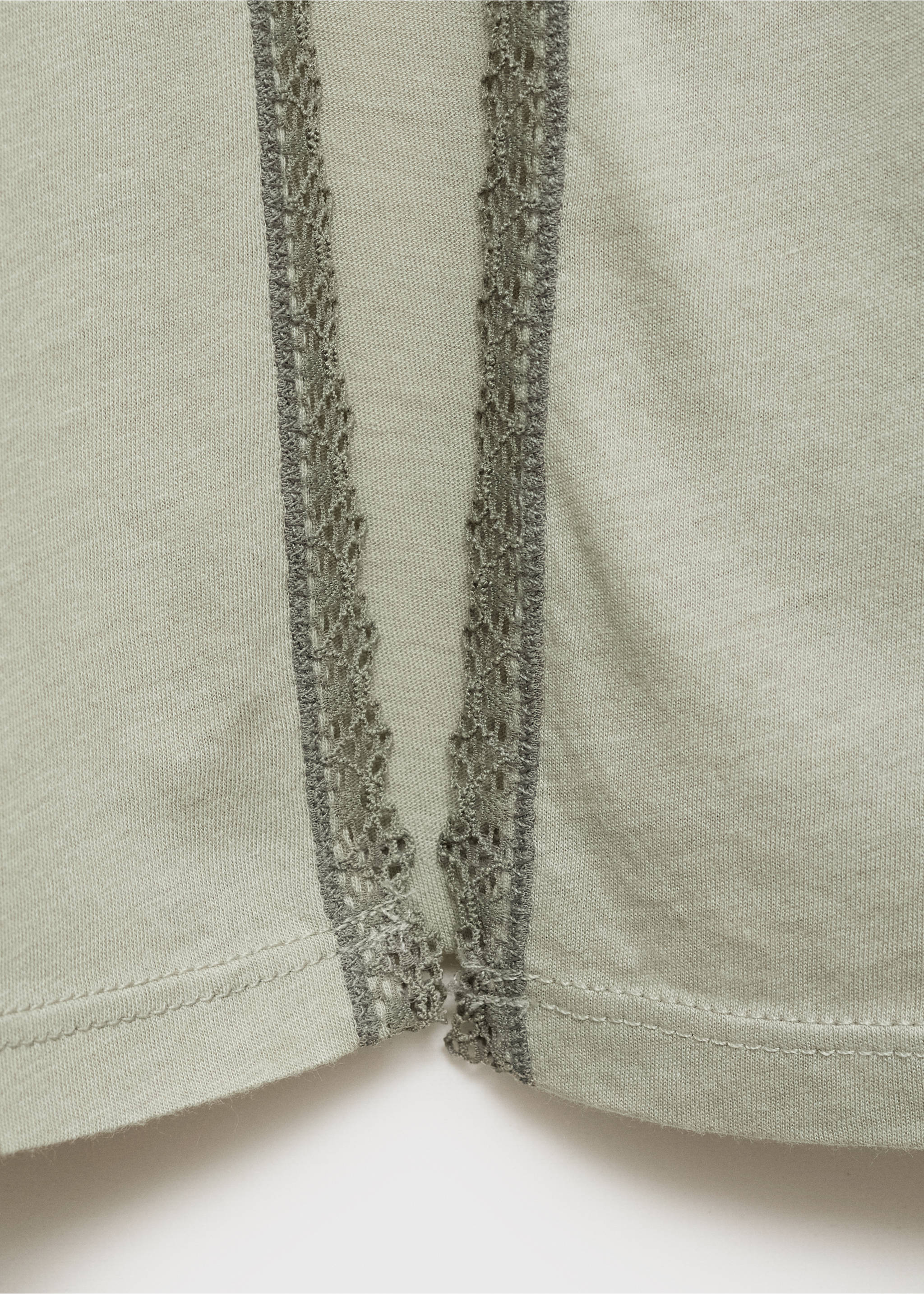 Baumwoll-Morgenmantel mit farblich kontrastierender Spitze - Detail des Artikels 0, Wassergrün. Ref: 87062938-00.