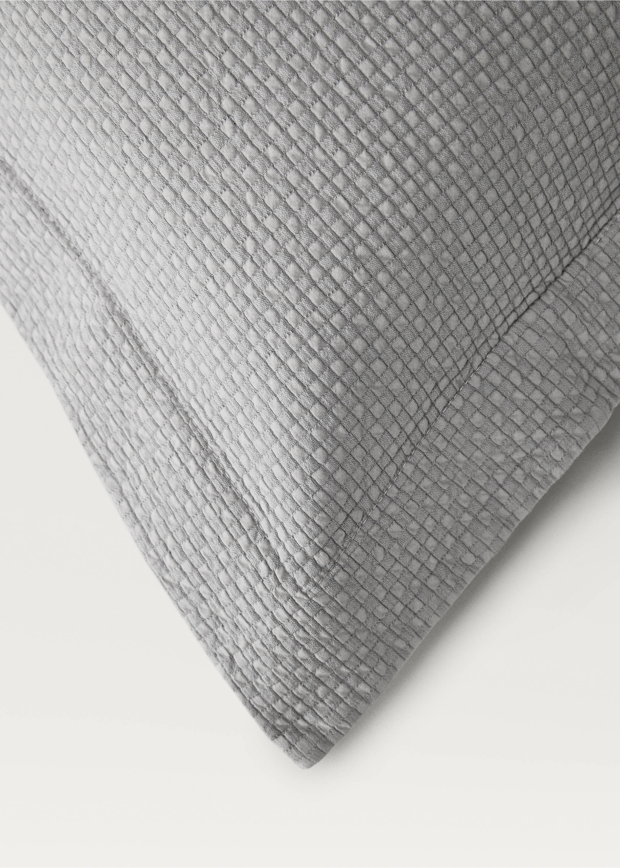 Cotton jacquard mini-check bed cushion cover, 50x50 cm - Details of the article 4, Grey. Ref: 87062944-00.