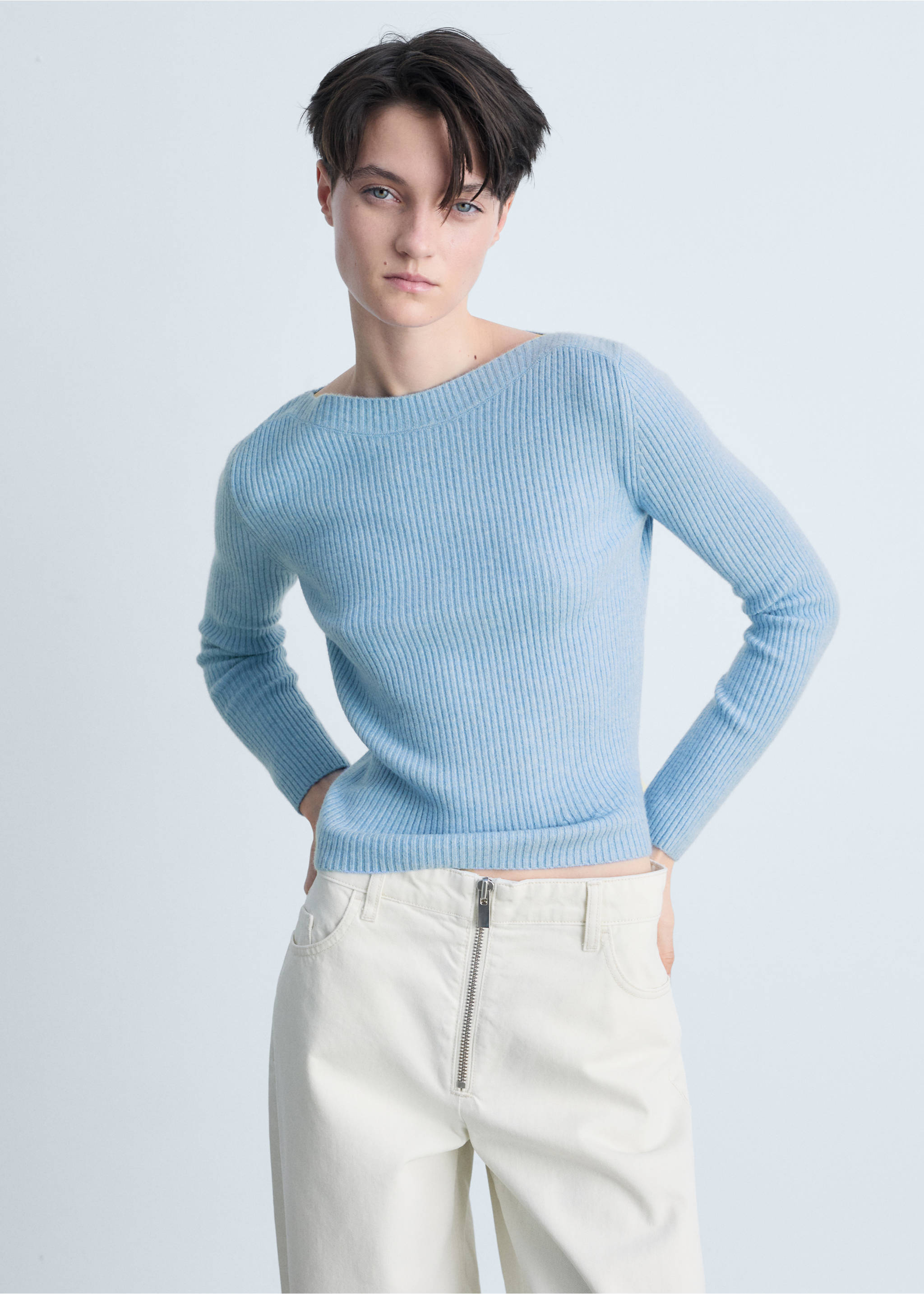 Gerippter Pullover mit Bateau-Ausschnitt - Mittlere Ansicht, Himmelblau. Ref: 87063286-00.