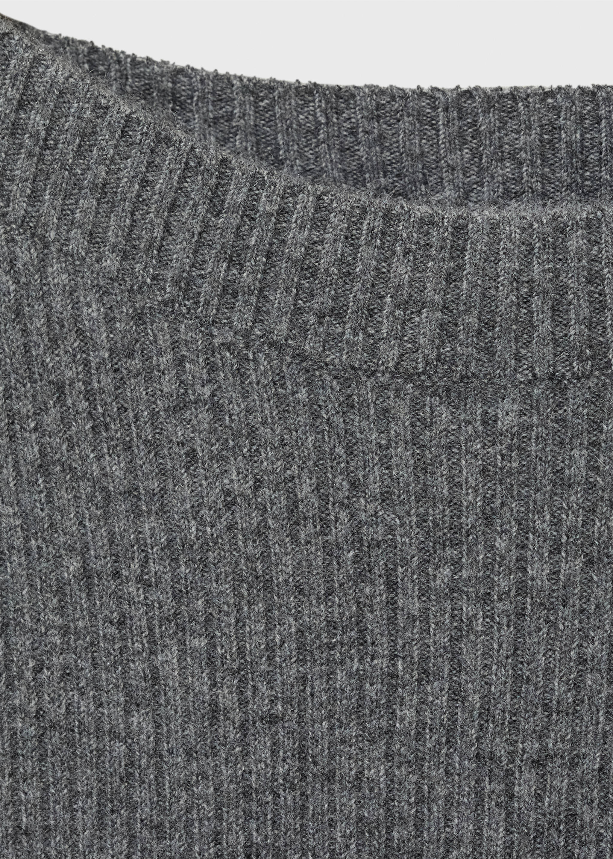 Pull-over côtelé col bateau - Détail de l'article 8, Gris anthracite. Ref: 87063286-00.