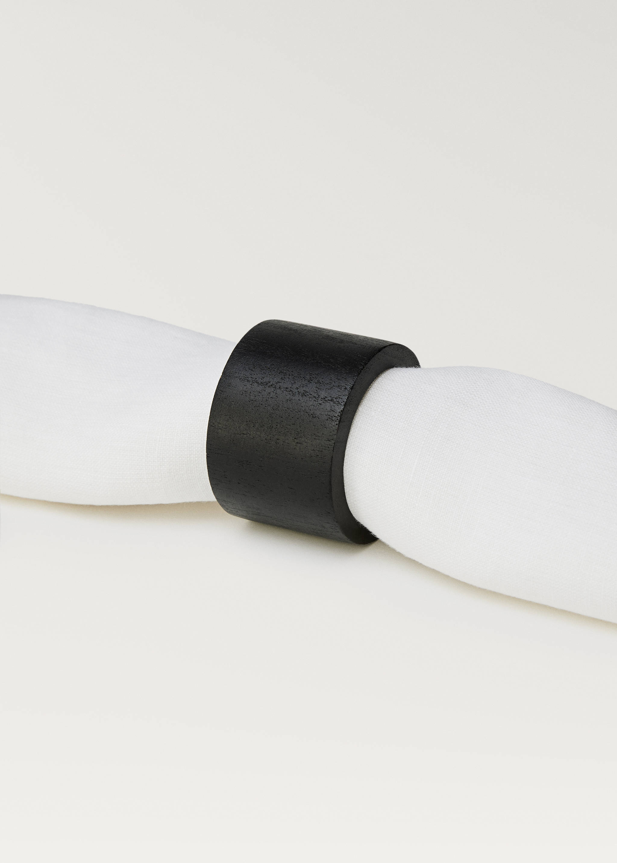 Wooden napkin rings - Details of the article 2