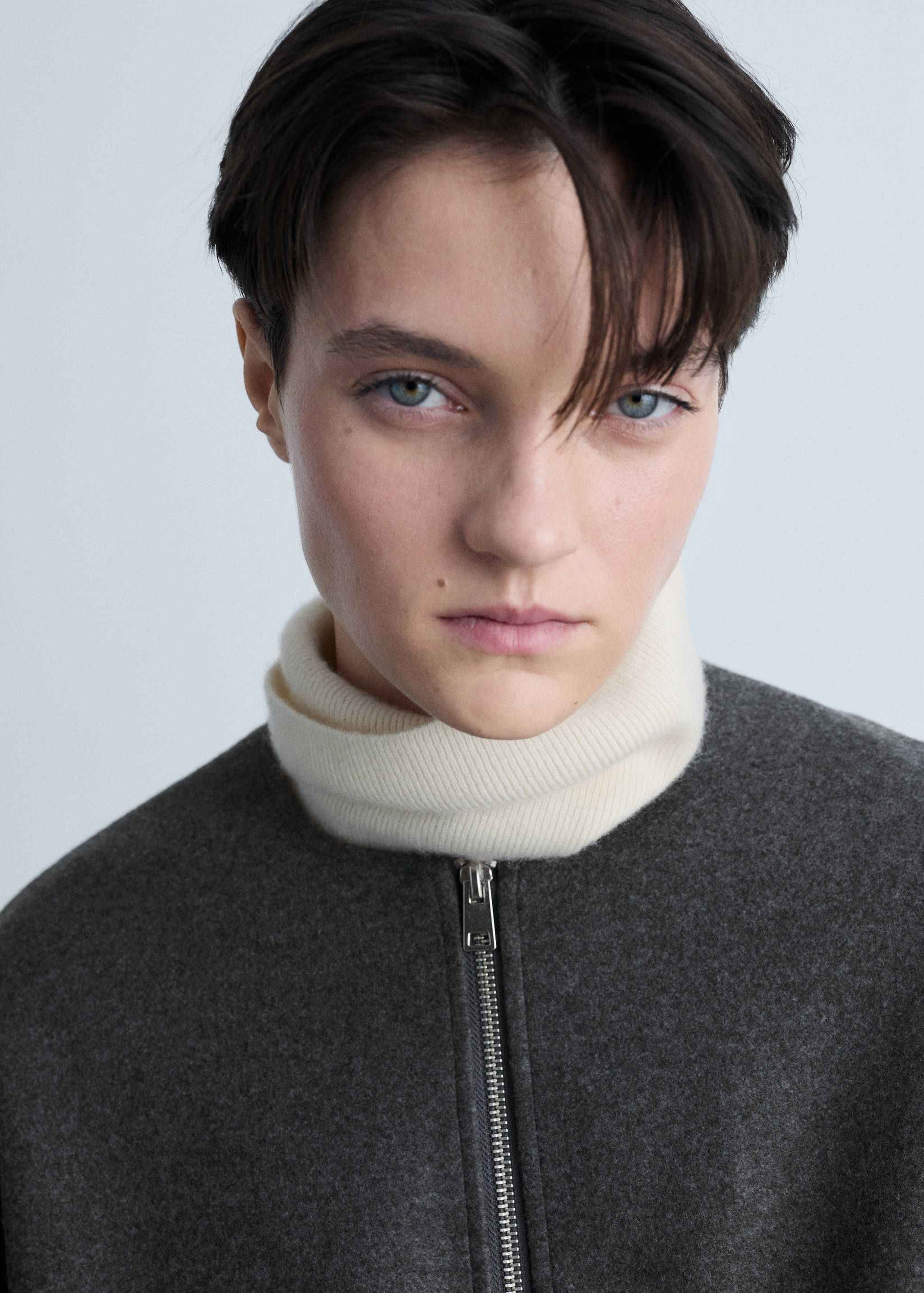 Gathered bomber jacket - Details of the article 1